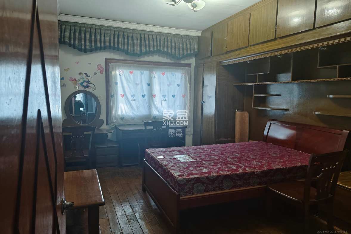 牛角塘社区  2室1厅1卫    1300.0元/月 牛角塘社区  2室1厅1卫    1300.0元/月室内图