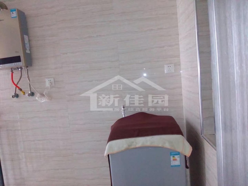 宏天绿城 3室2厅2卫 1700.0元/月 宏天绿城 3室2厅2卫 1700.0元/月室内图