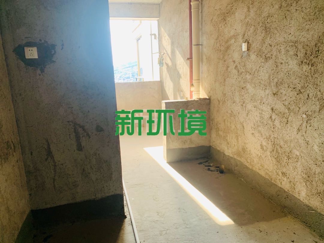 欣业苑  4室2厅2卫   85.00万客厅
