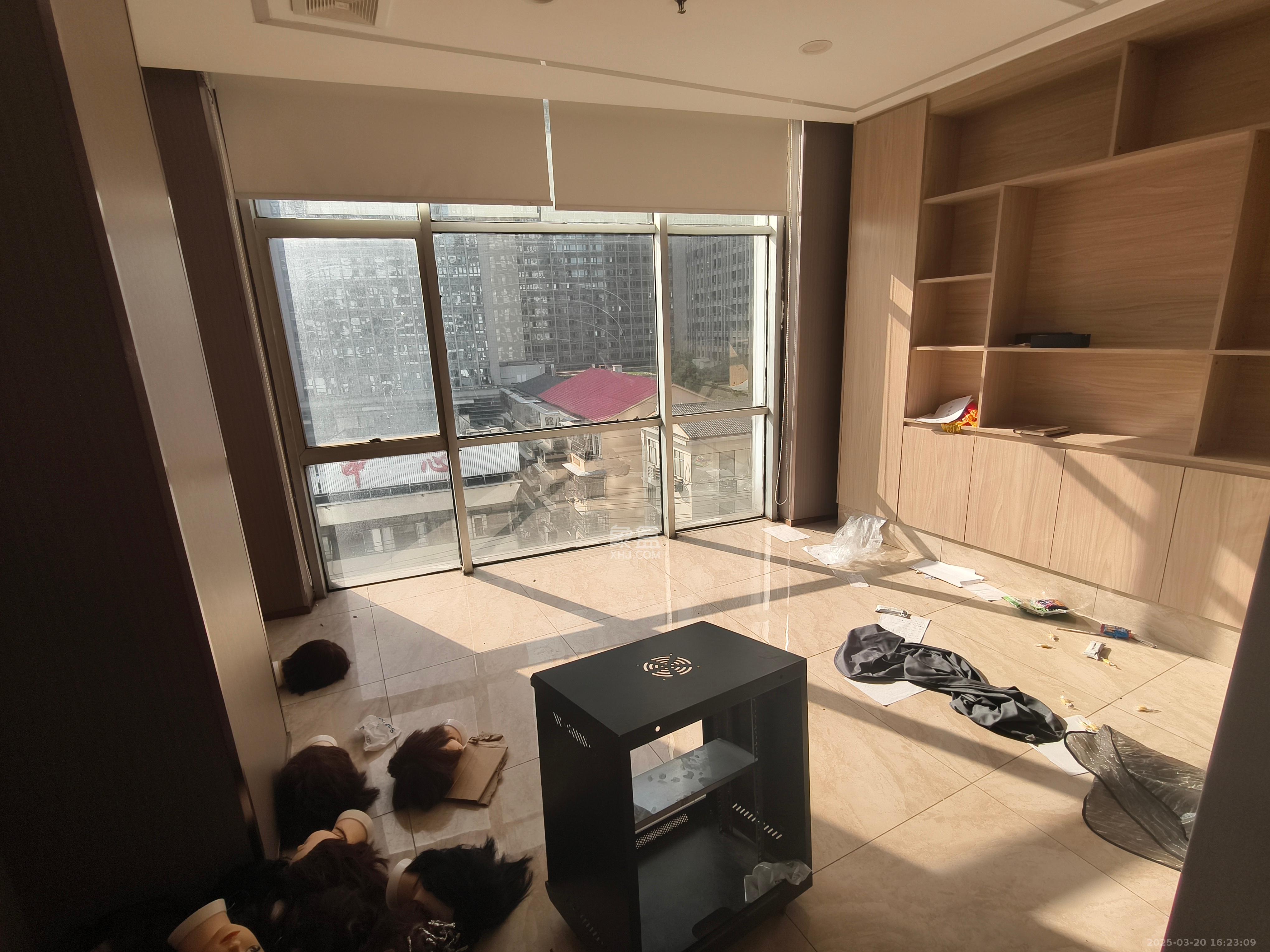 金帆大厦  3室2厅1卫    6800.0元/月 金帆大厦  3室2厅1卫    6800.0元/月室内图