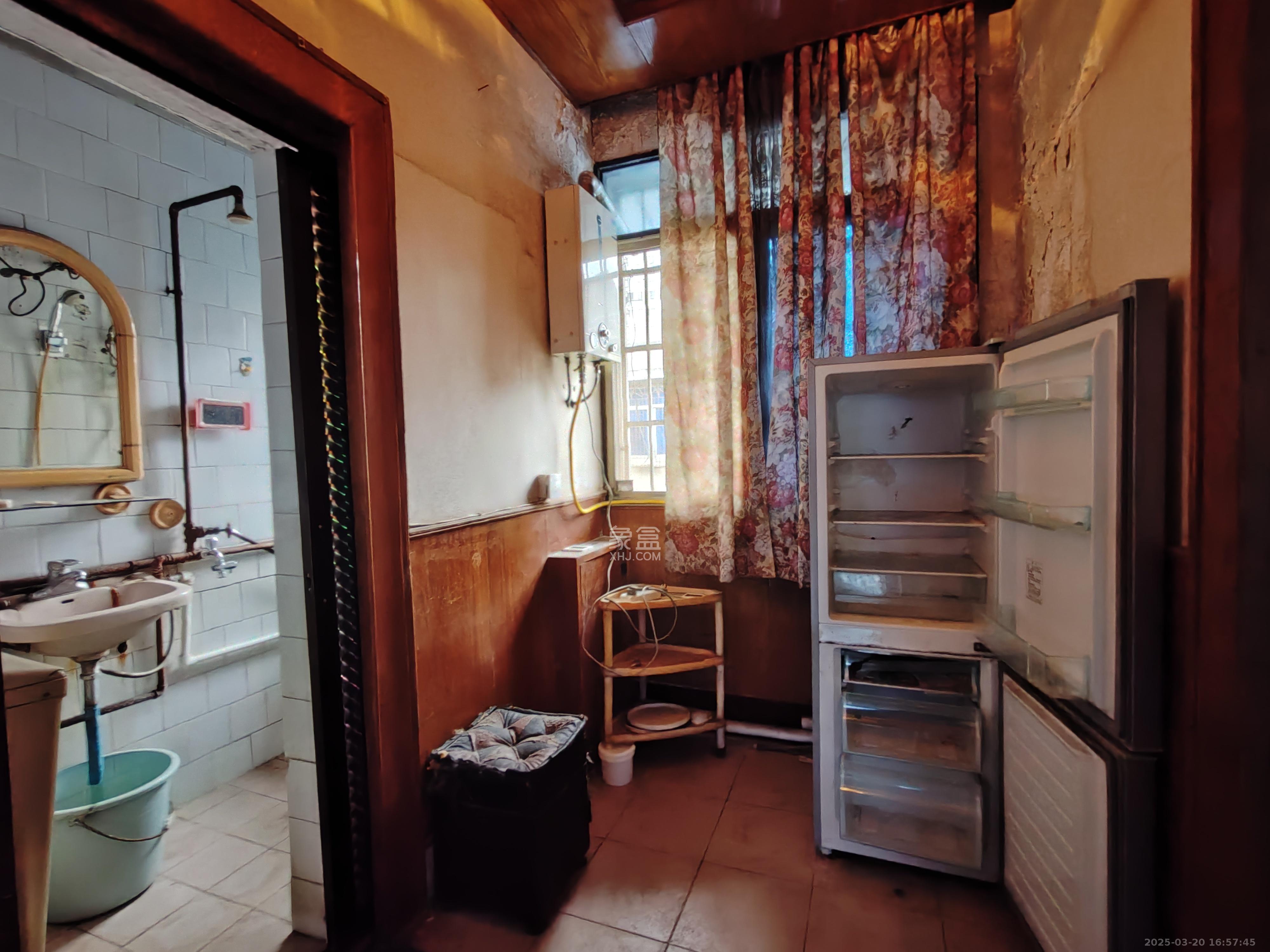 建安小区 2室1厅1卫 1200.0元/月 建安小区 2室1厅1卫 1200.0元/月室内图