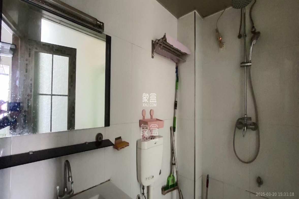 建鑫二期 1室1厅1卫 800.00元/月 建鑫二期 1室1厅1卫 800.00元/月室内图