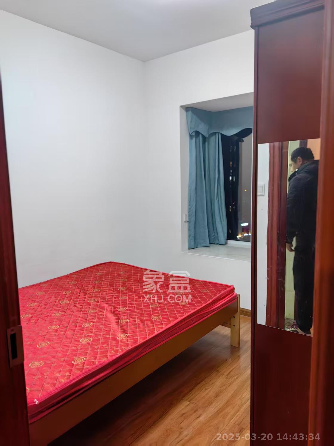 荣盛花语城  3室2厅2卫   2300.00元/月室内图
