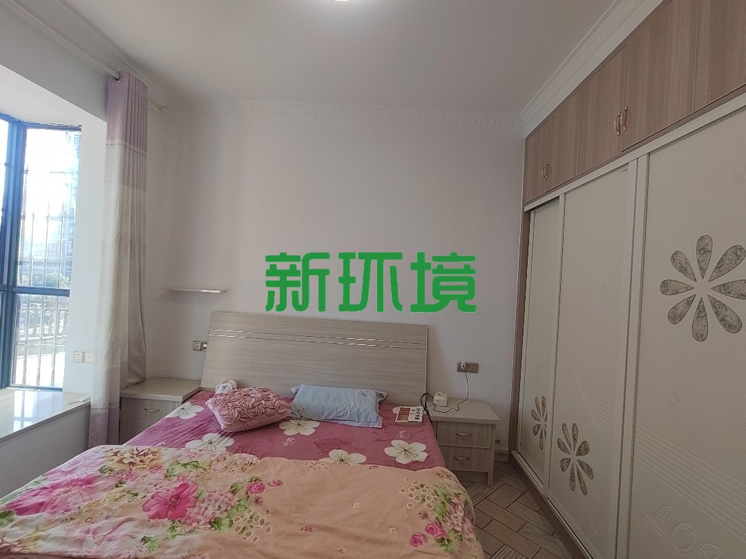 天健佳苑  3室2厅2卫   45.00万客厅