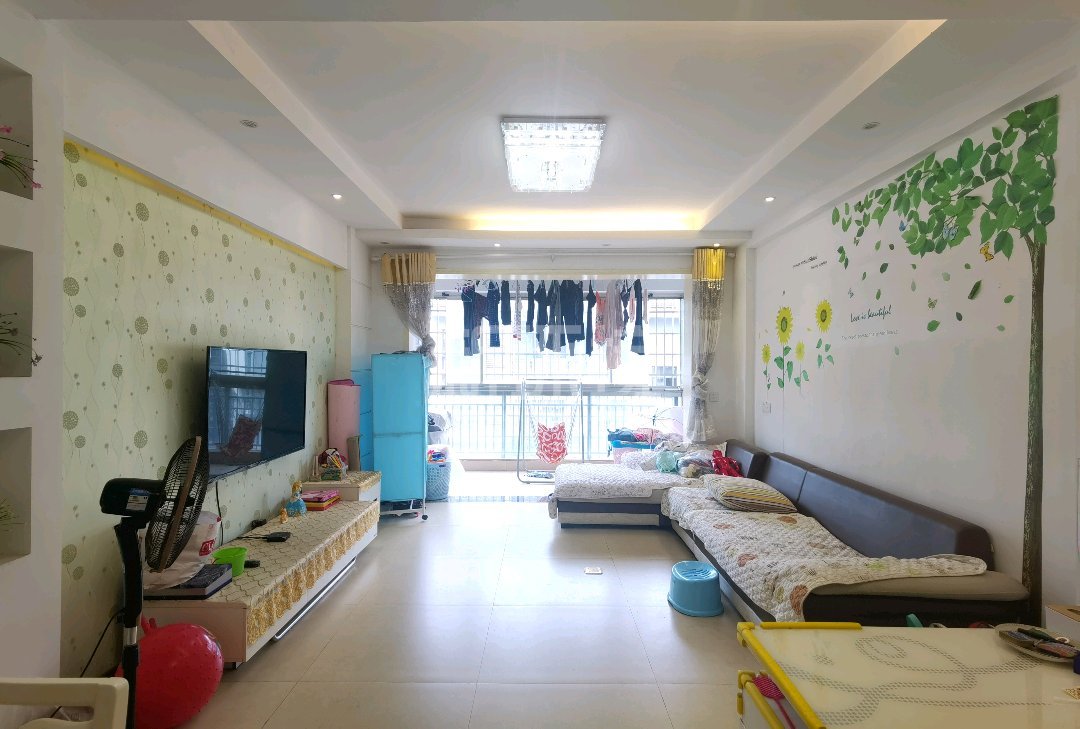 明鑫澧水湾 4室2厅2卫 68.00万 明鑫澧水湾 4室2厅2卫 68.00万客厅