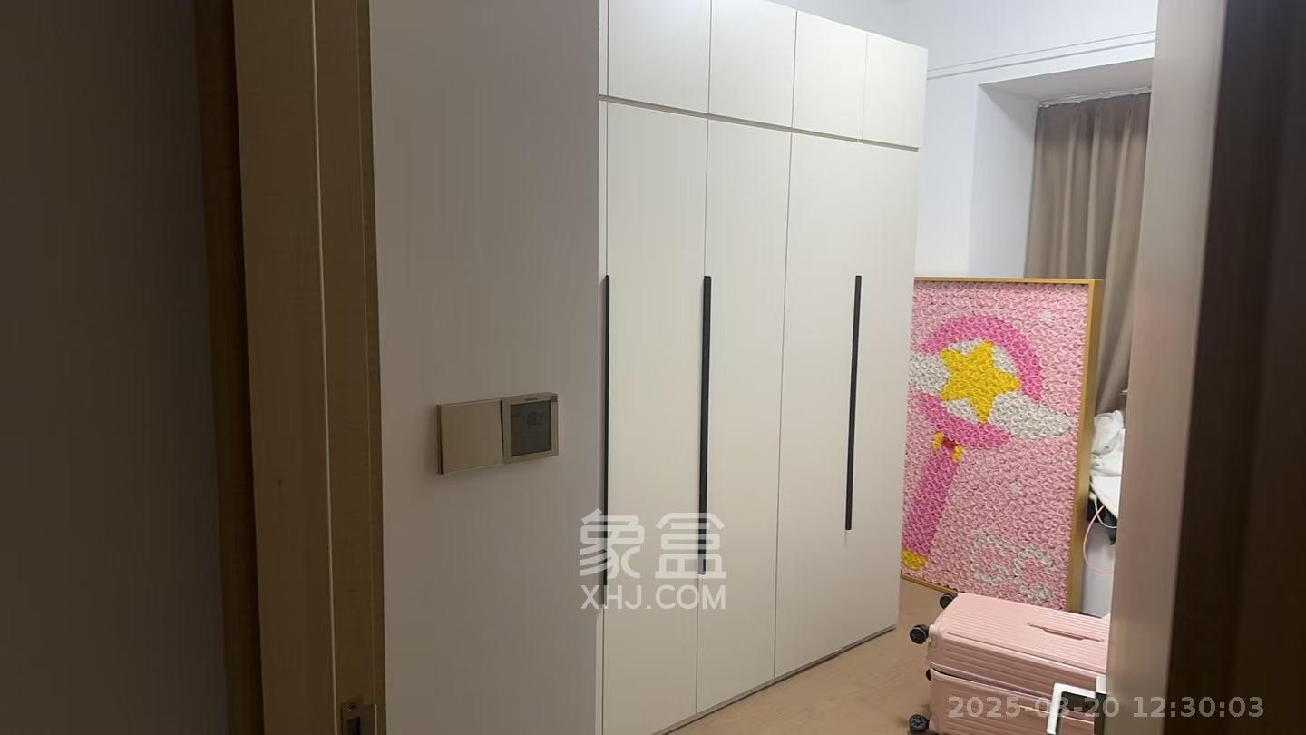 复地滨江金融中心  4室2厅2卫   5500.00元/月室内图