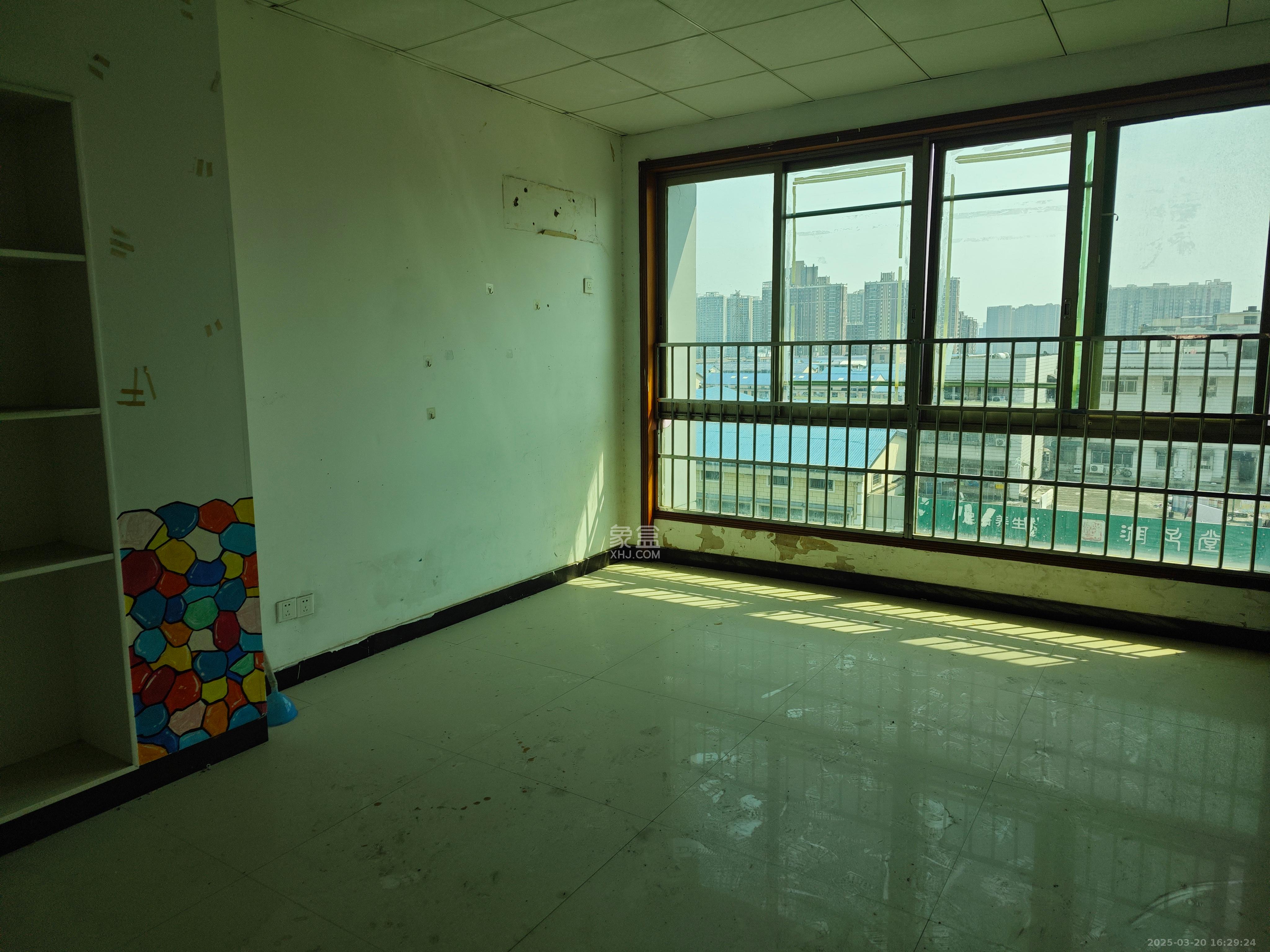 影珠山大厦  3室2厅1卫    2800.0元/月 影珠山大厦  3室2厅1卫    2800.0元/月