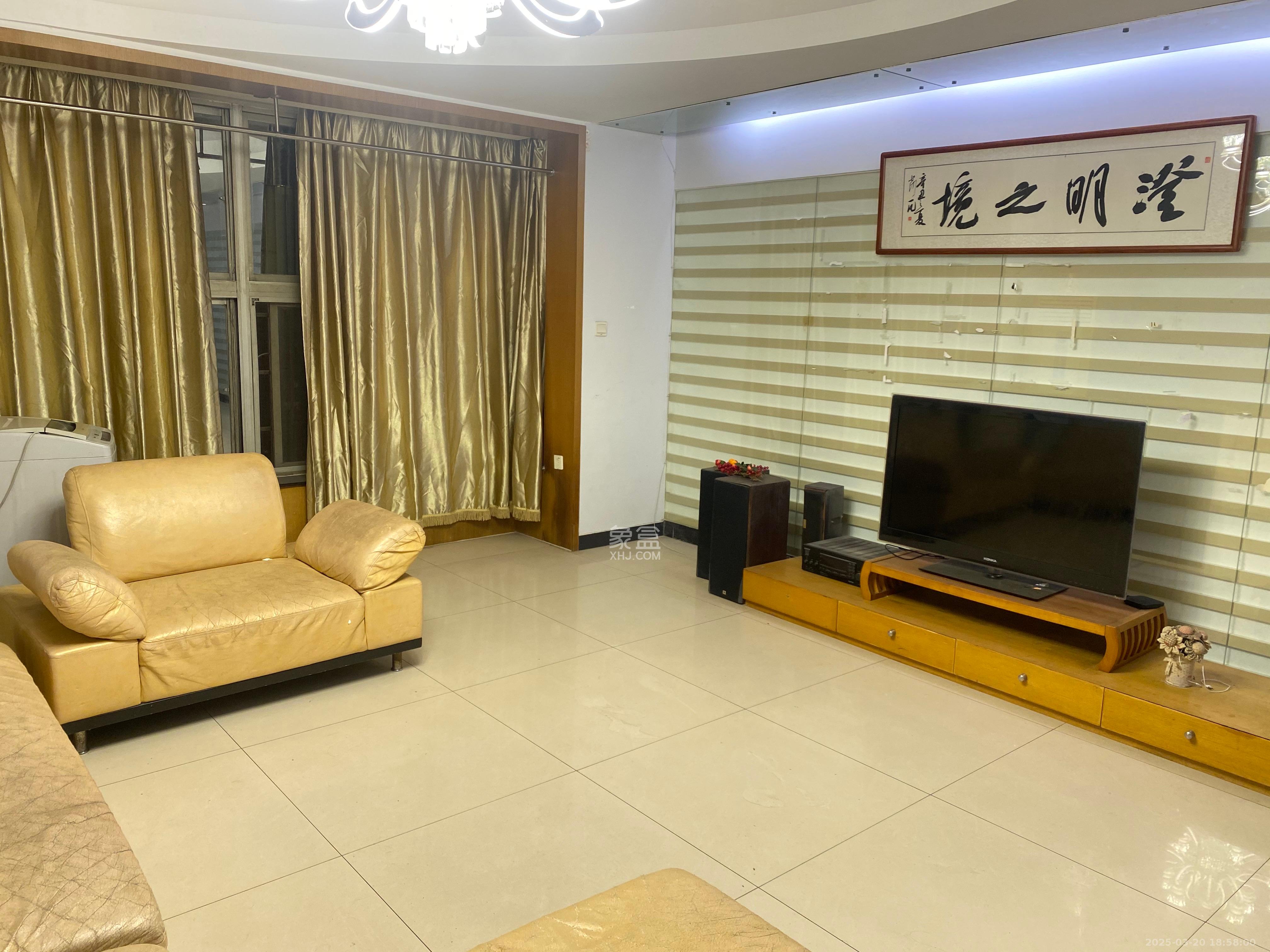 金地华园 4室2厅2卫 3200.0元/月 金地华园 4室2厅2卫 3200.0元/月室内图