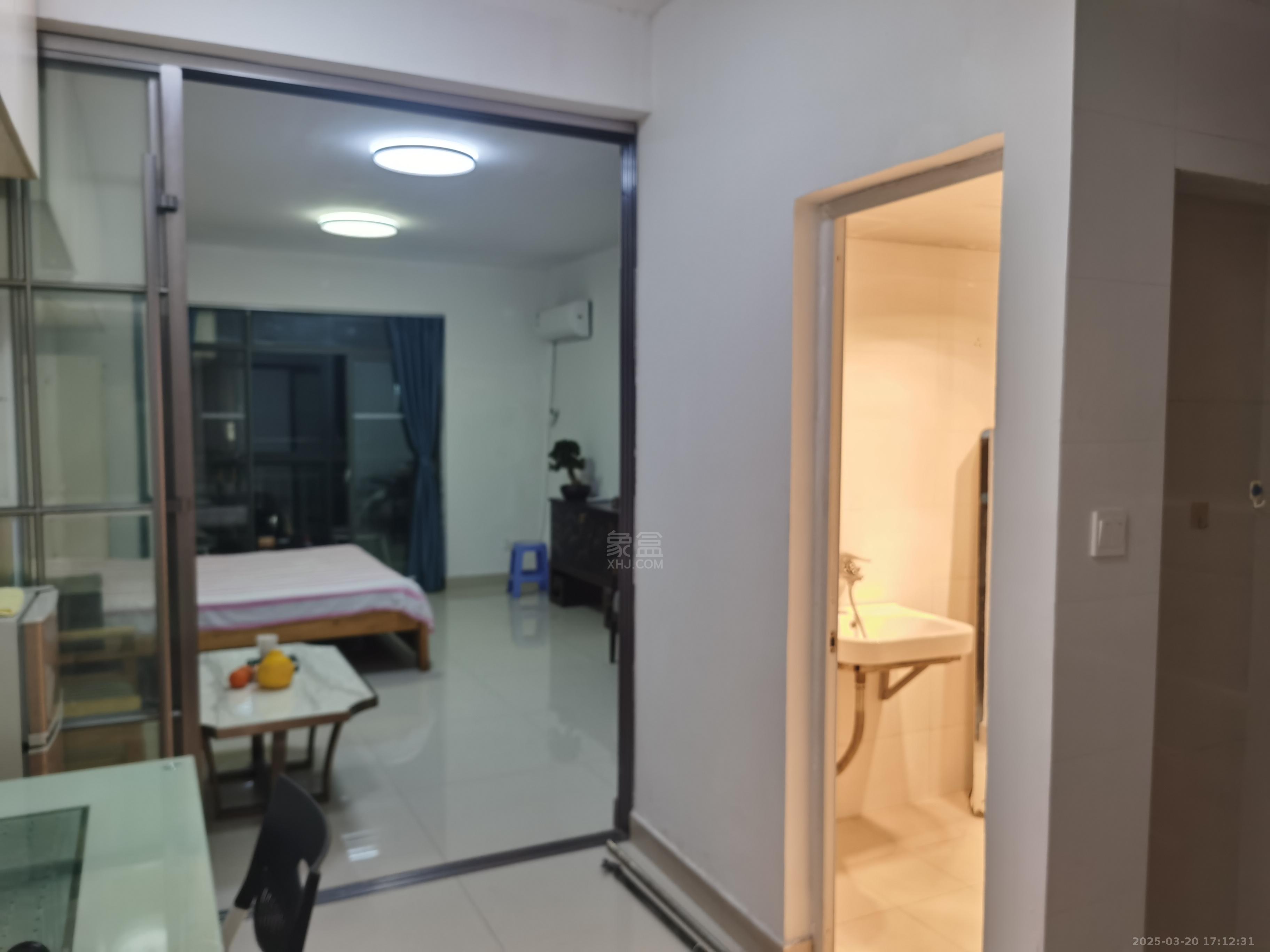 近水楼台 1室1厅1卫 1200.00元/月 近水楼台 1室1厅1卫 1200.00元/月室内图