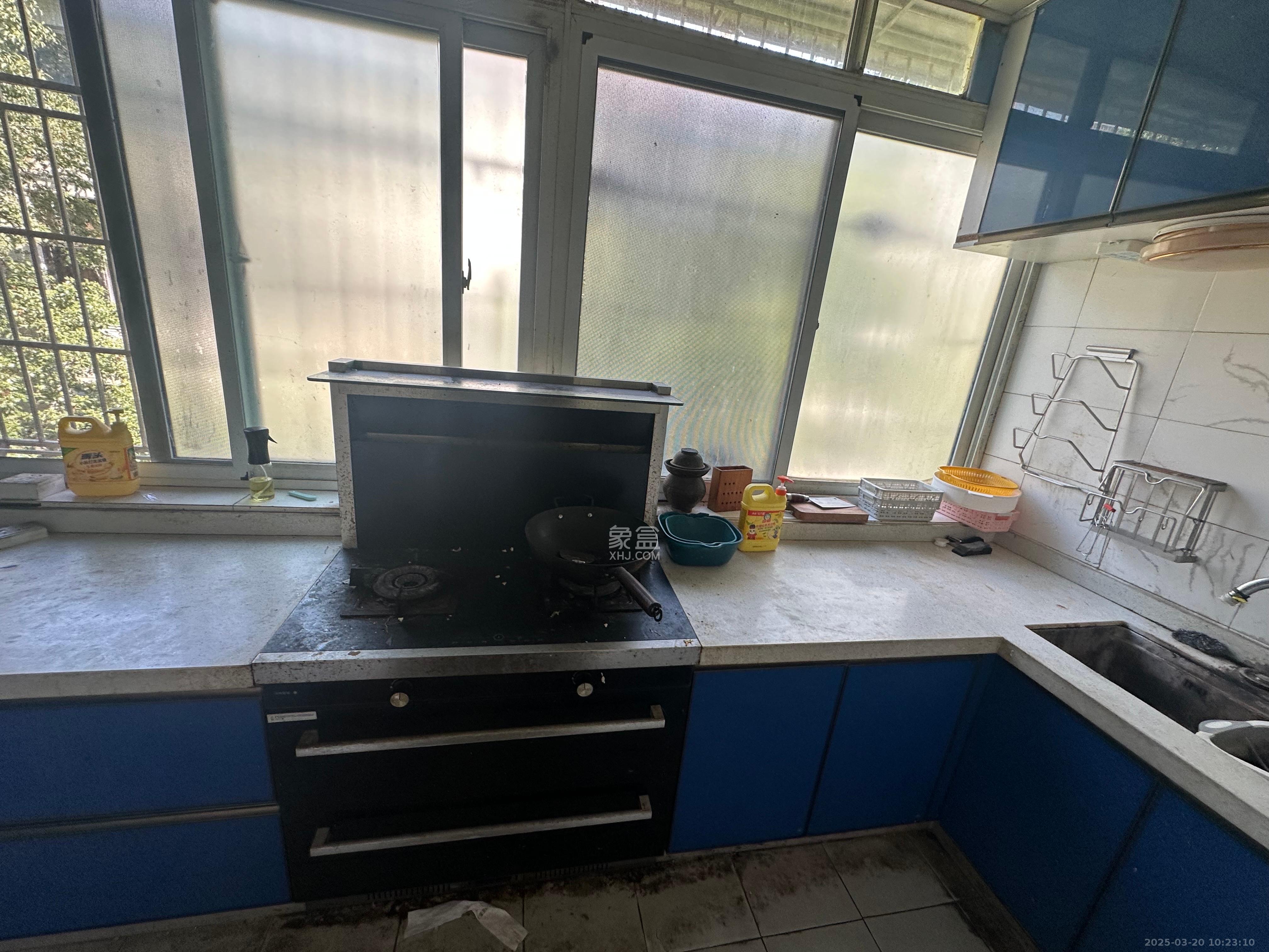 湘泽苑  3室2厅1卫    2200.0元/月 湘泽苑  3室2厅1卫    2200.0元/月室内图