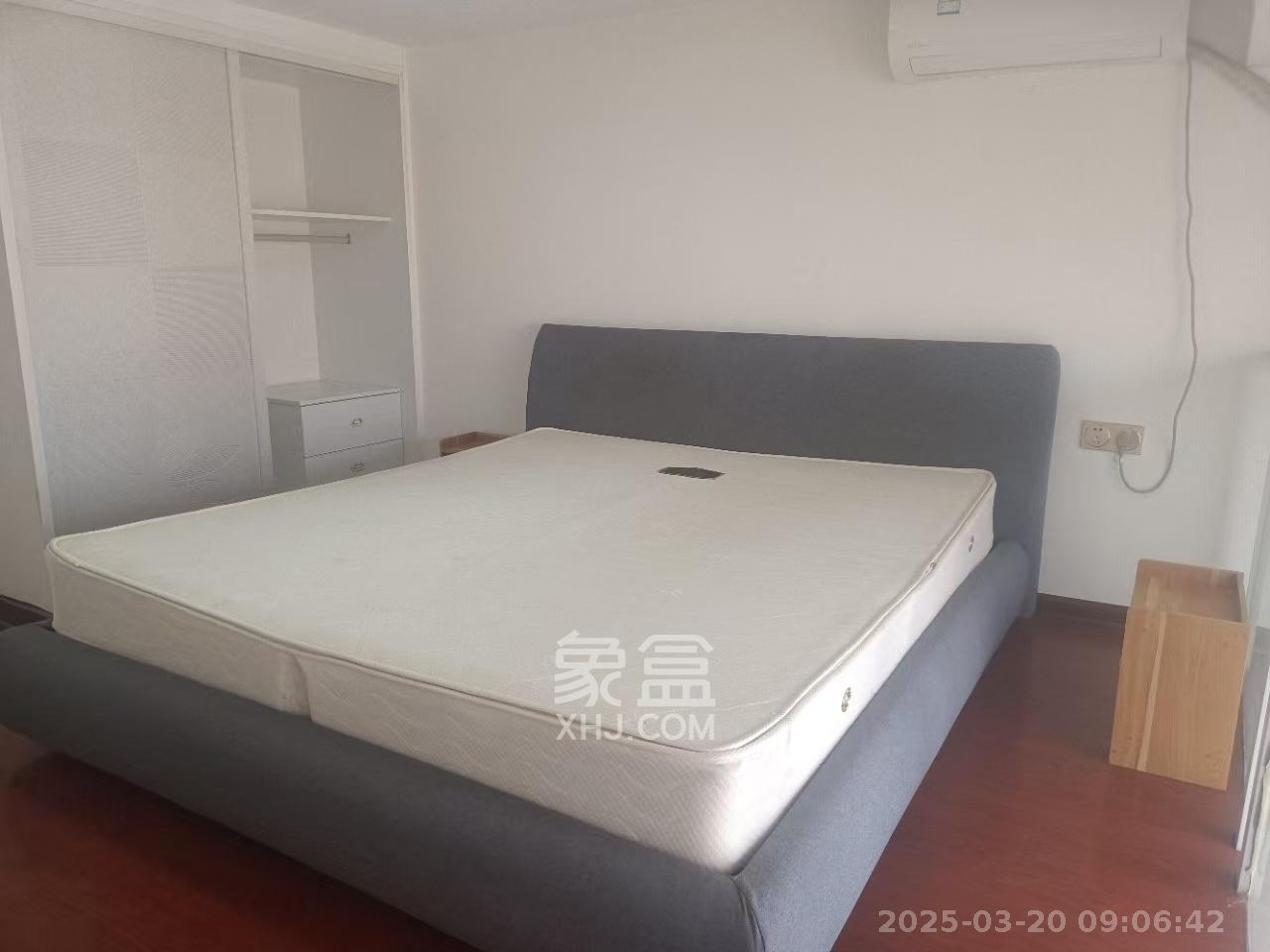 洋湖时代  1室1厅1卫   1500.00元/月
