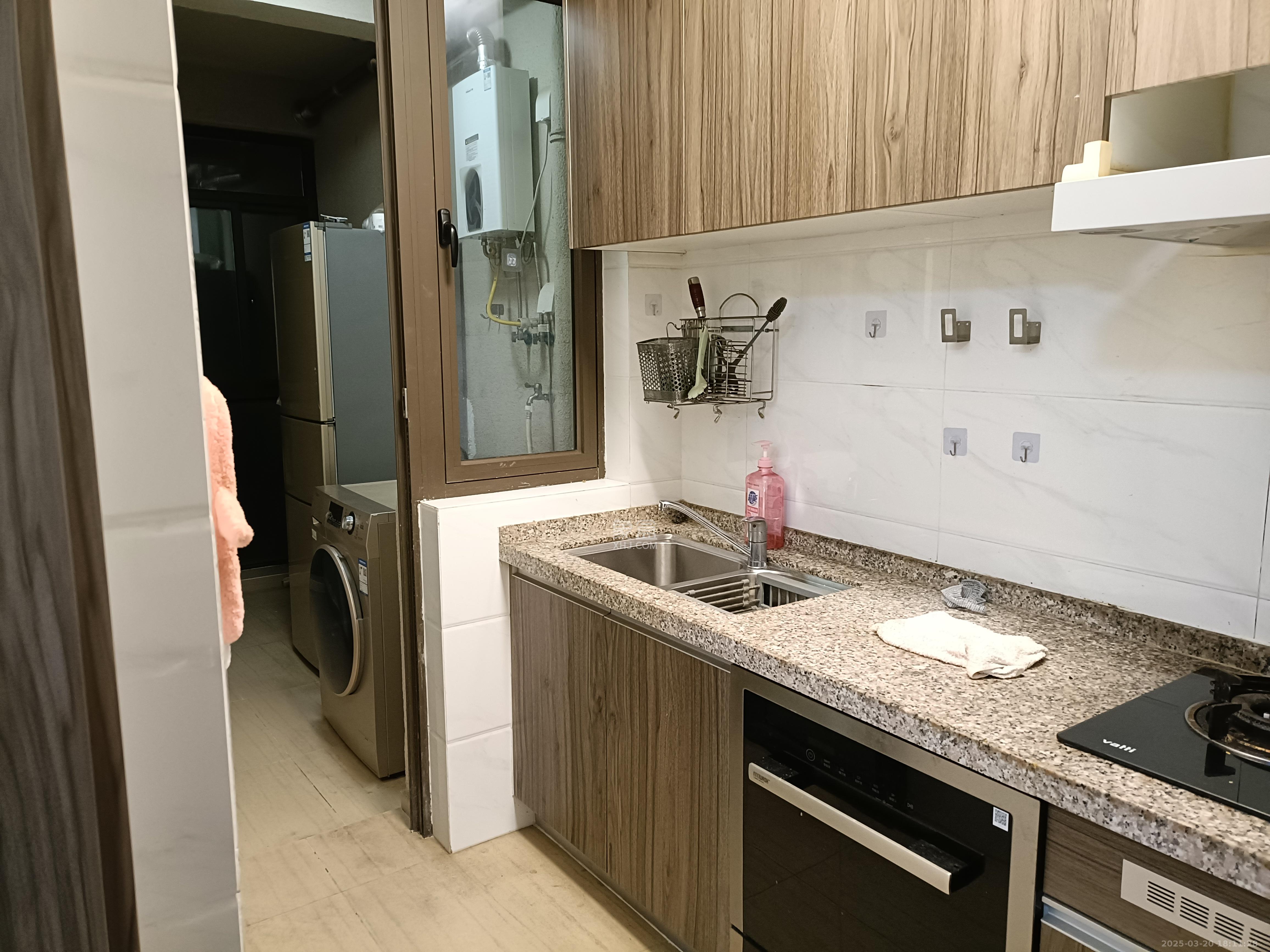 碧桂园公园壹号(凯怡茗苑) 3室2厅1卫 1600.0元/月 碧桂园公园壹号(凯怡茗苑) 3室2厅1卫 1600.0元/月室内图