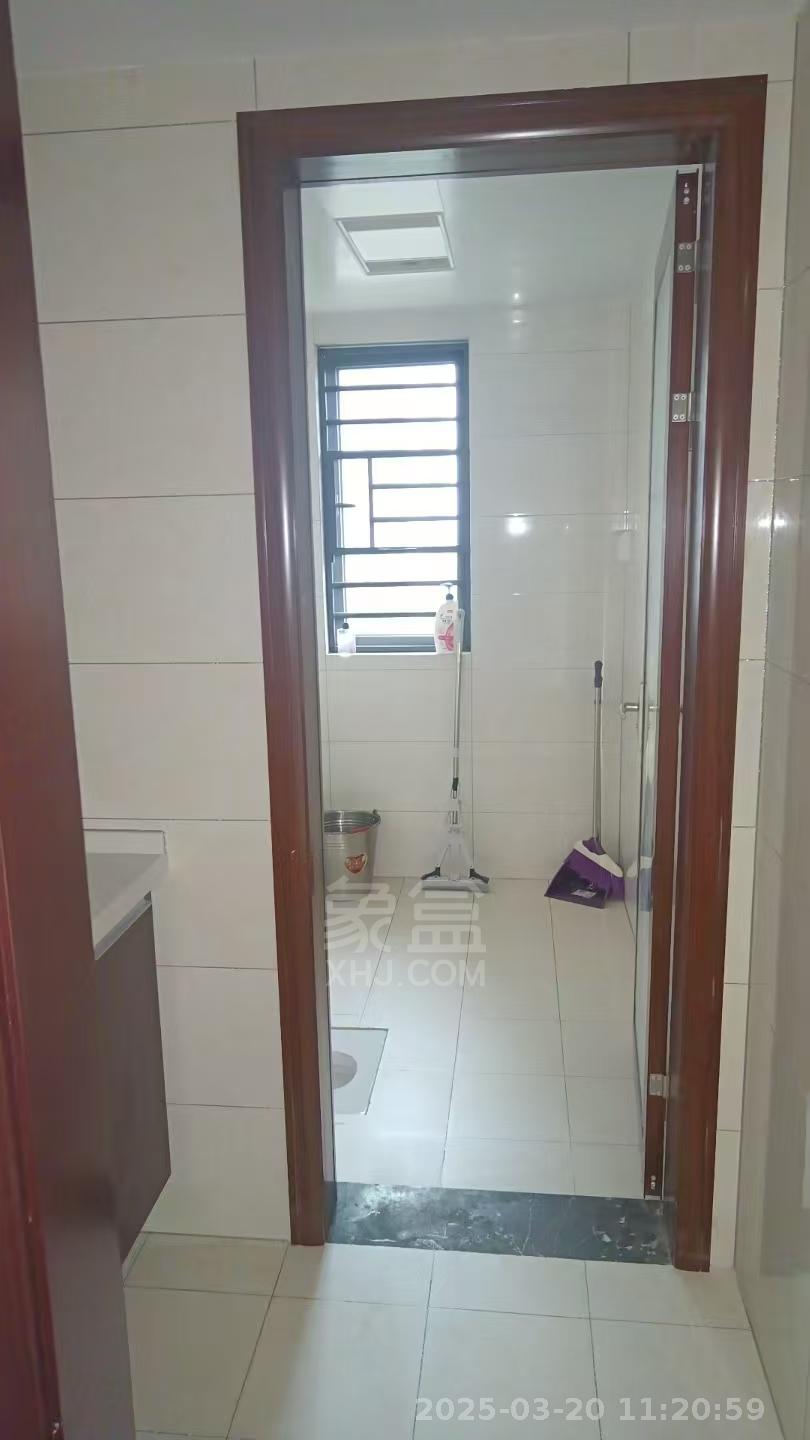 中建玥熙台 4室2厅2卫 2200.0元/月 中建玥熙台 4室2厅2卫 2200.0元/月室内图