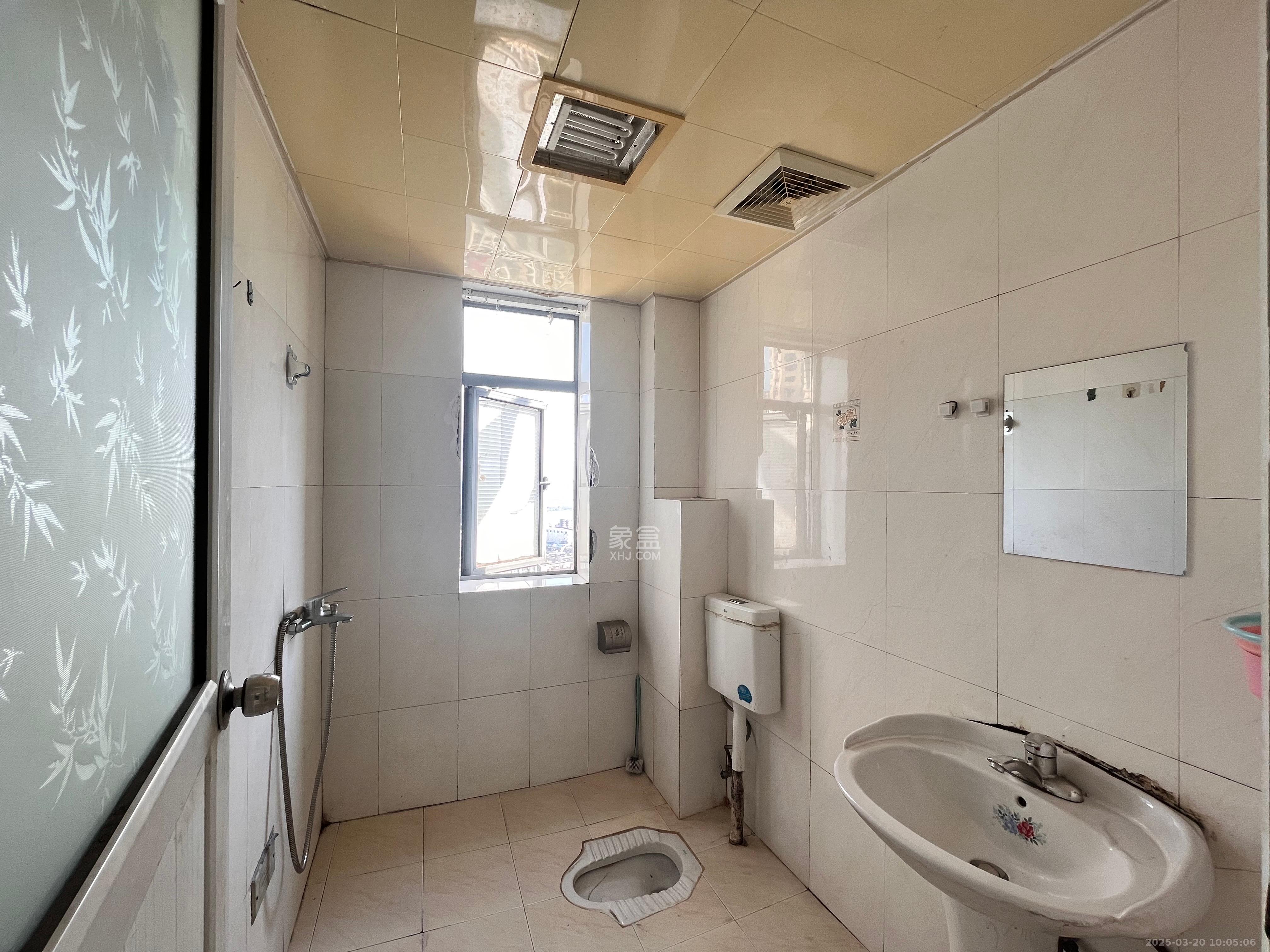 滨江君悦香邸 2室2厅1卫 2000.0元/月 滨江君悦香邸 2室2厅1卫 2000.0元/月室内图