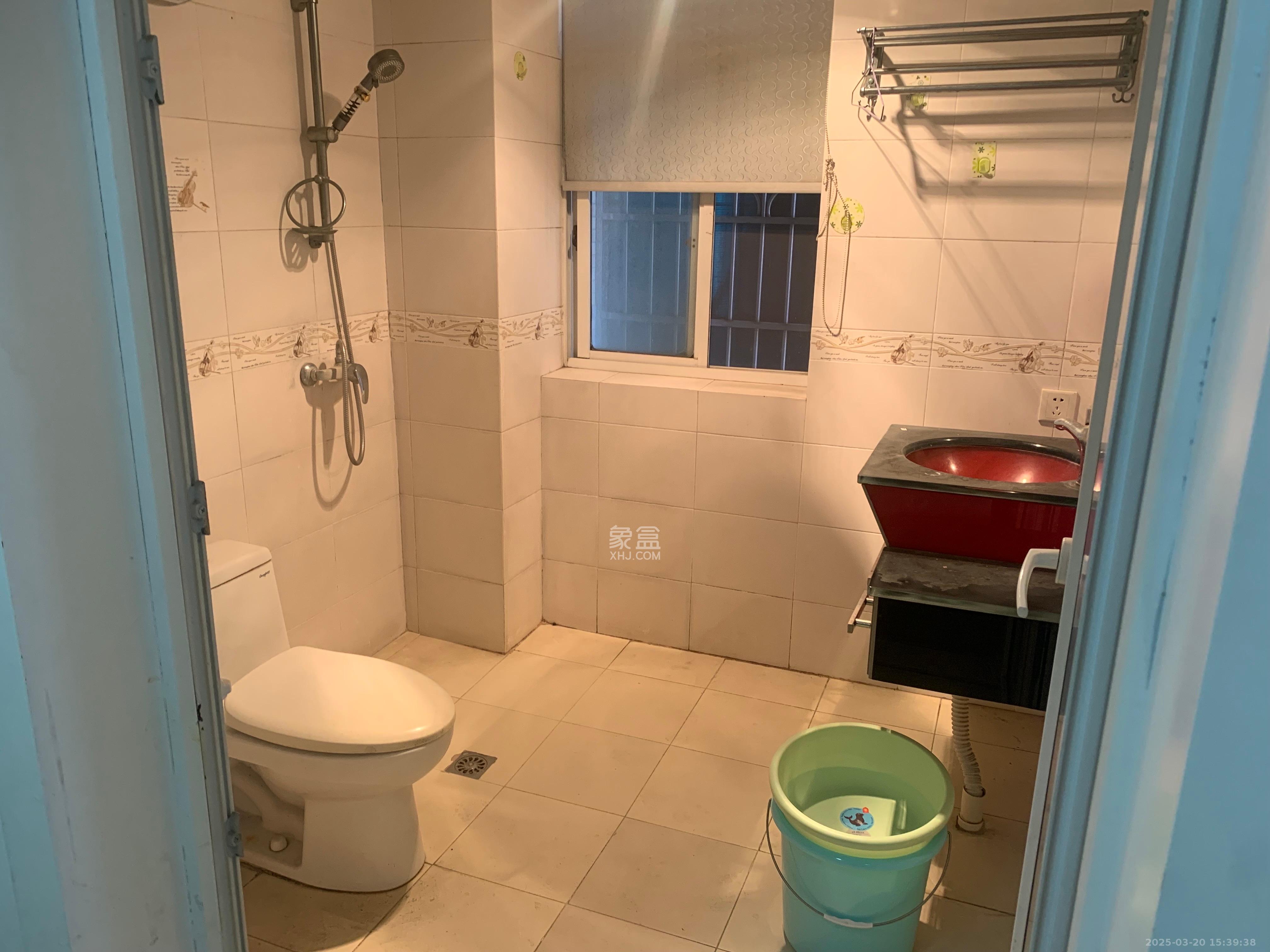 福乐康城 3室2厅2卫 2400.0元/月 福乐康城 3室2厅2卫 2400.0元/月室内图