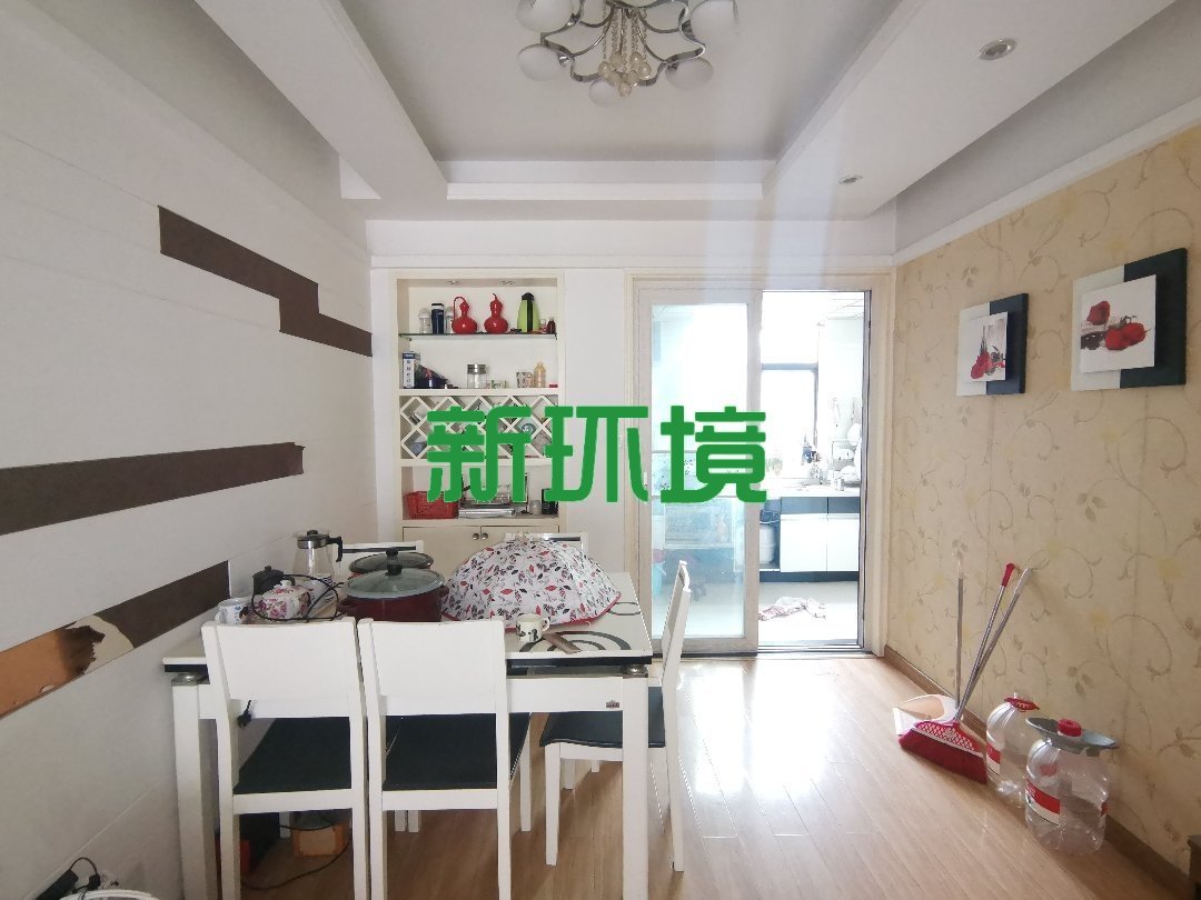 月亮湾二期B区  4室2厅2卫   2000.00元/月室内图