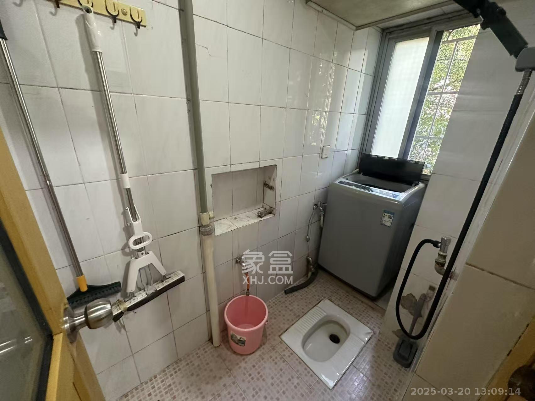 桂花二村  2室2厅1卫   1400.00元/月室内图
