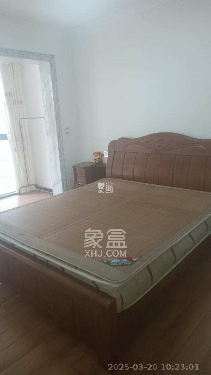 和润园一、二期  3室2厅1卫    2000.0元/月 和润园一、二期  3室2厅1卫    2000.0元/月室内图