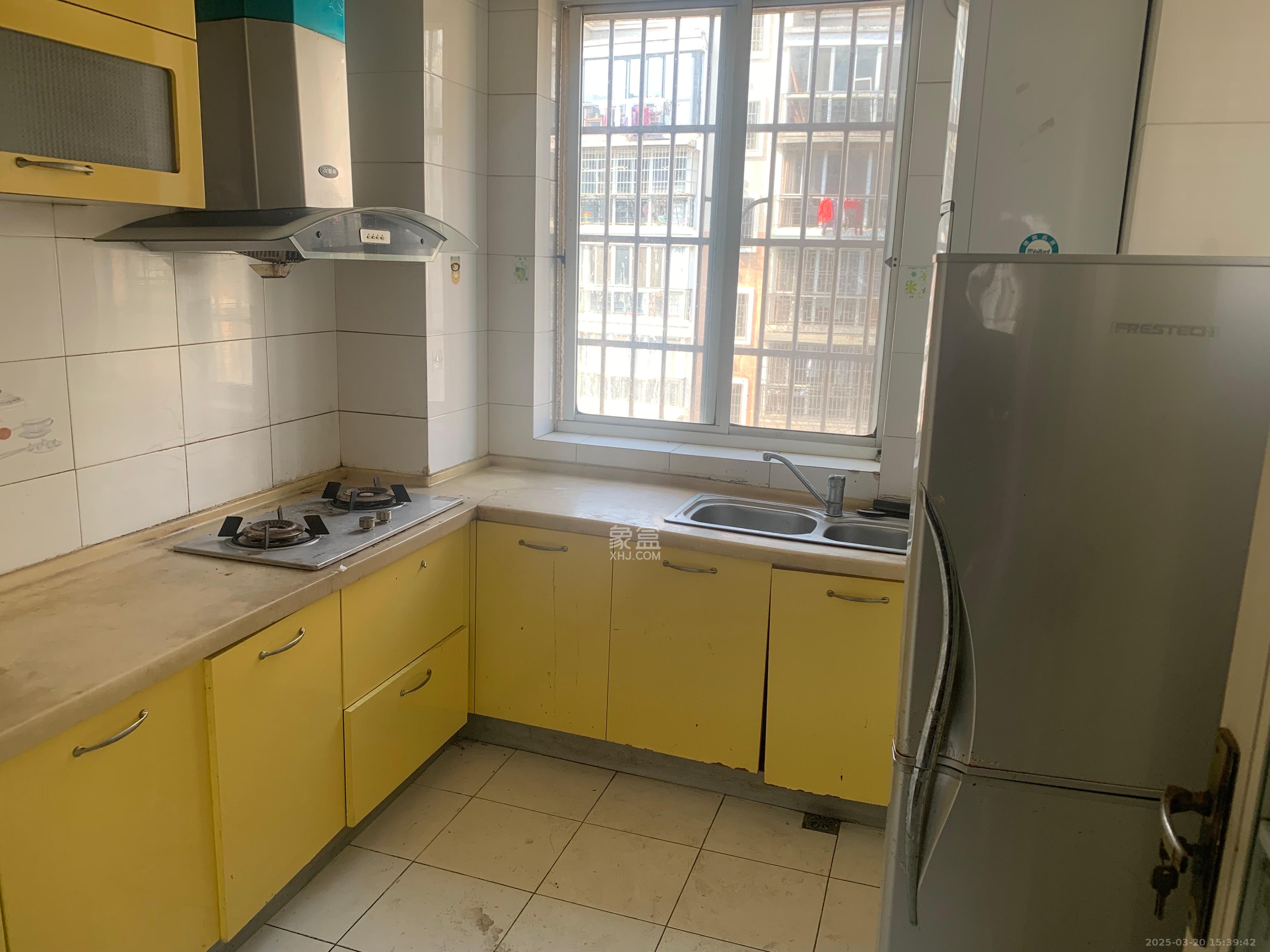 福乐康城 3室2厅2卫 2400.0元/月 福乐康城 3室2厅2卫 2400.0元/月室内图