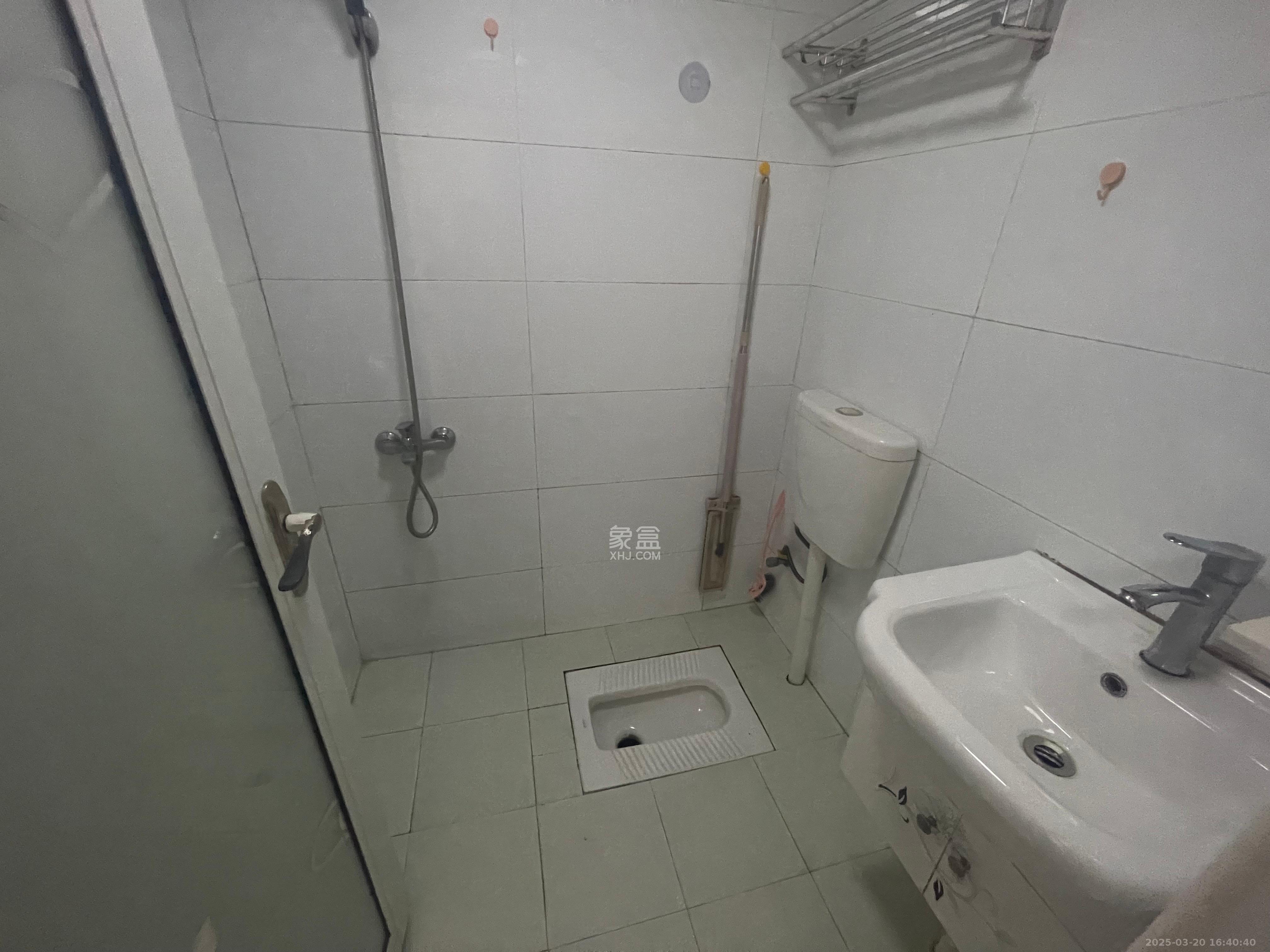 早谷塘安置小区二期  1室1厅1卫   1150.00元/月室内图