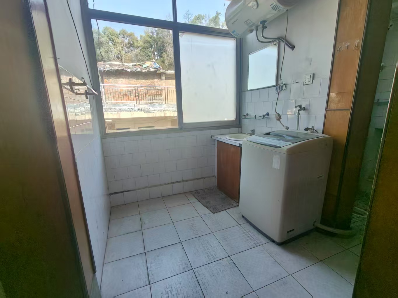 会龙山社区 2室2厅1卫 500.0元/月 会龙山社区 2室2厅1卫 500.0元/月室内图