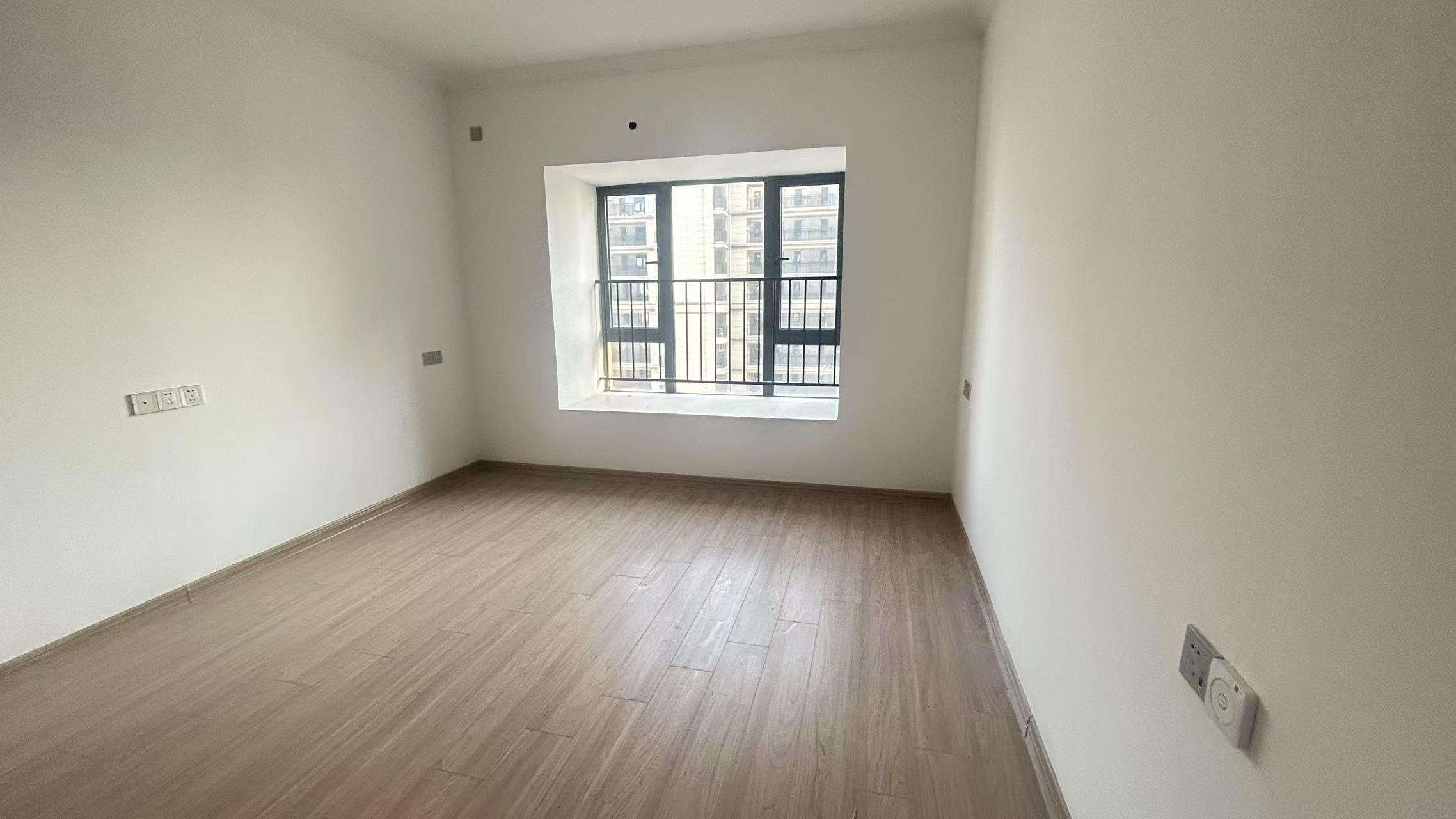 碧桂园梓山府 3室2厅1卫 1600.0元/月 碧桂园梓山府 3室2厅1卫 1600.0元/月室内图