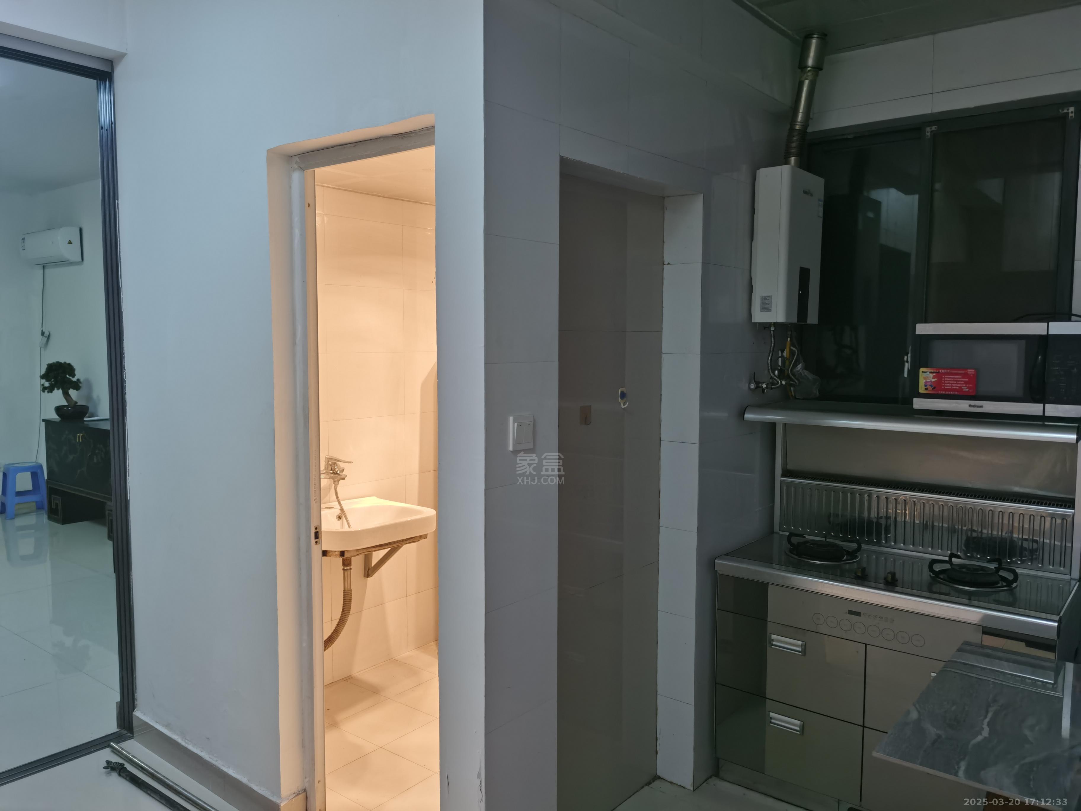 近水楼台 1室1厅1卫 1200.00元/月 近水楼台 1室1厅1卫 1200.00元/月室内图