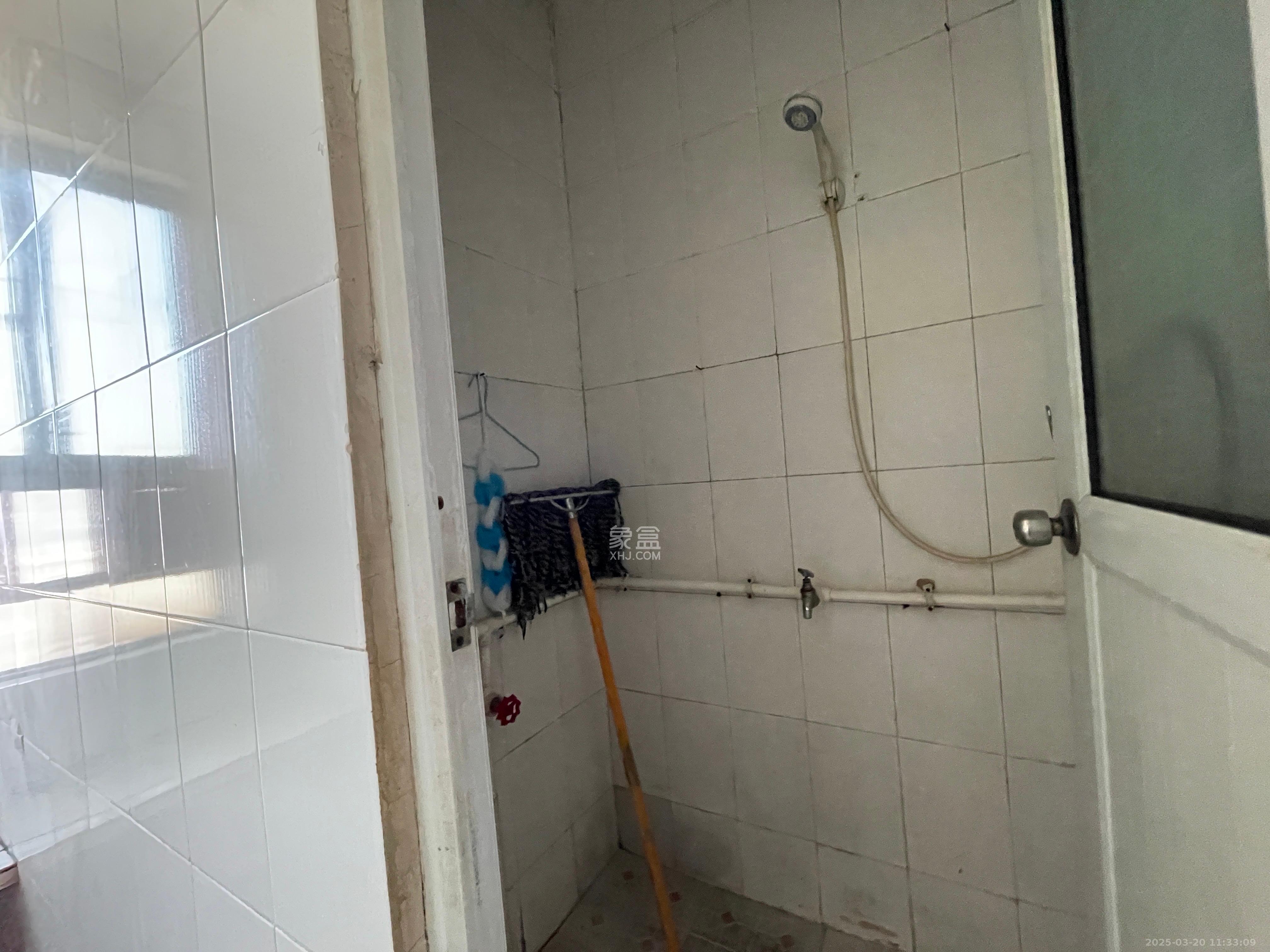 新合四村 1室0厅1卫 1100.0元/月 新合四村 1室0厅1卫 1100.0元/月室内图