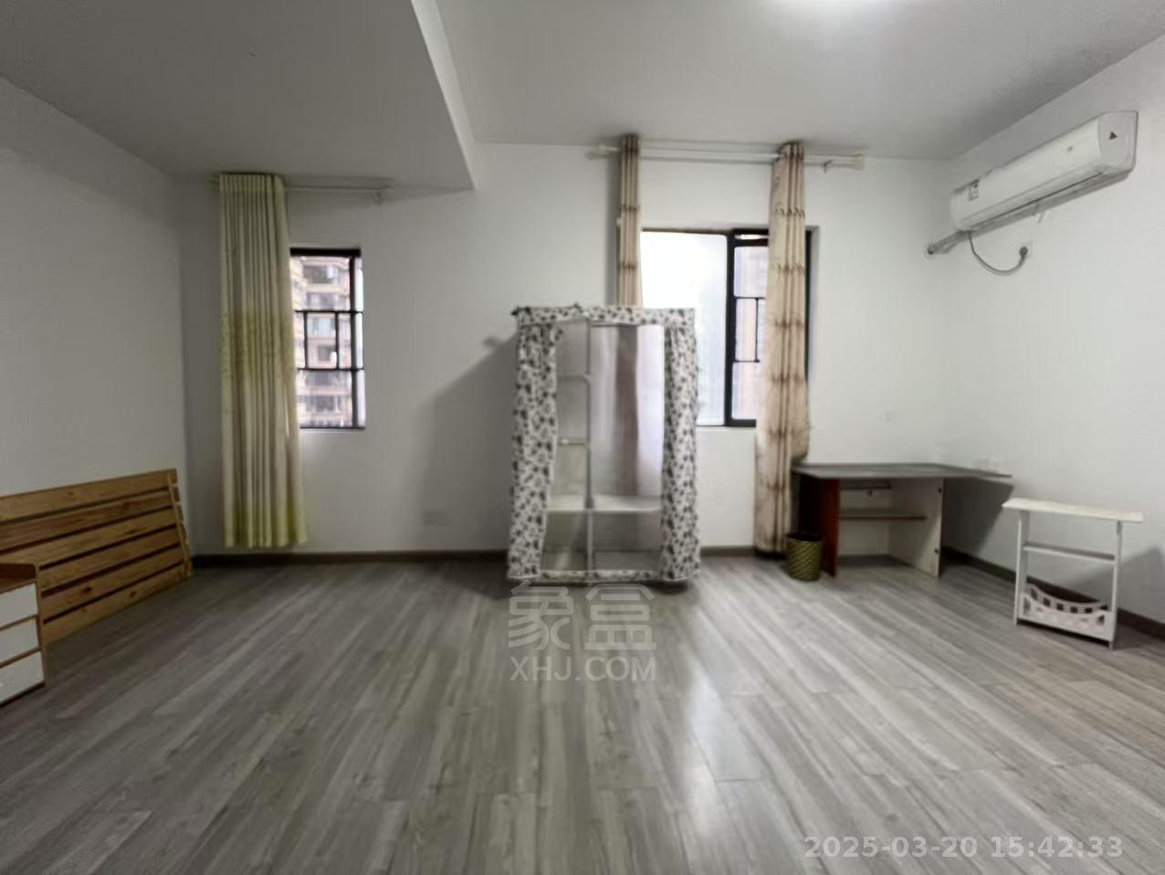 中建江湾壹号 4室2厅2卫 3200.0元/月 中建江湾壹号 4室2厅2卫 3200.0元/月室内图