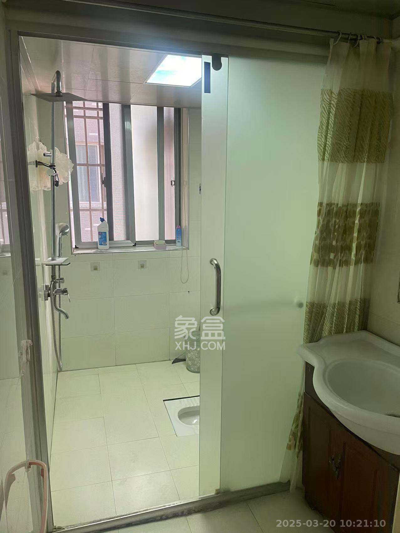 湘楚家园 2室2厅2卫 1700.0元/月 湘楚家园 2室2厅2卫 1700.0元/月室内图