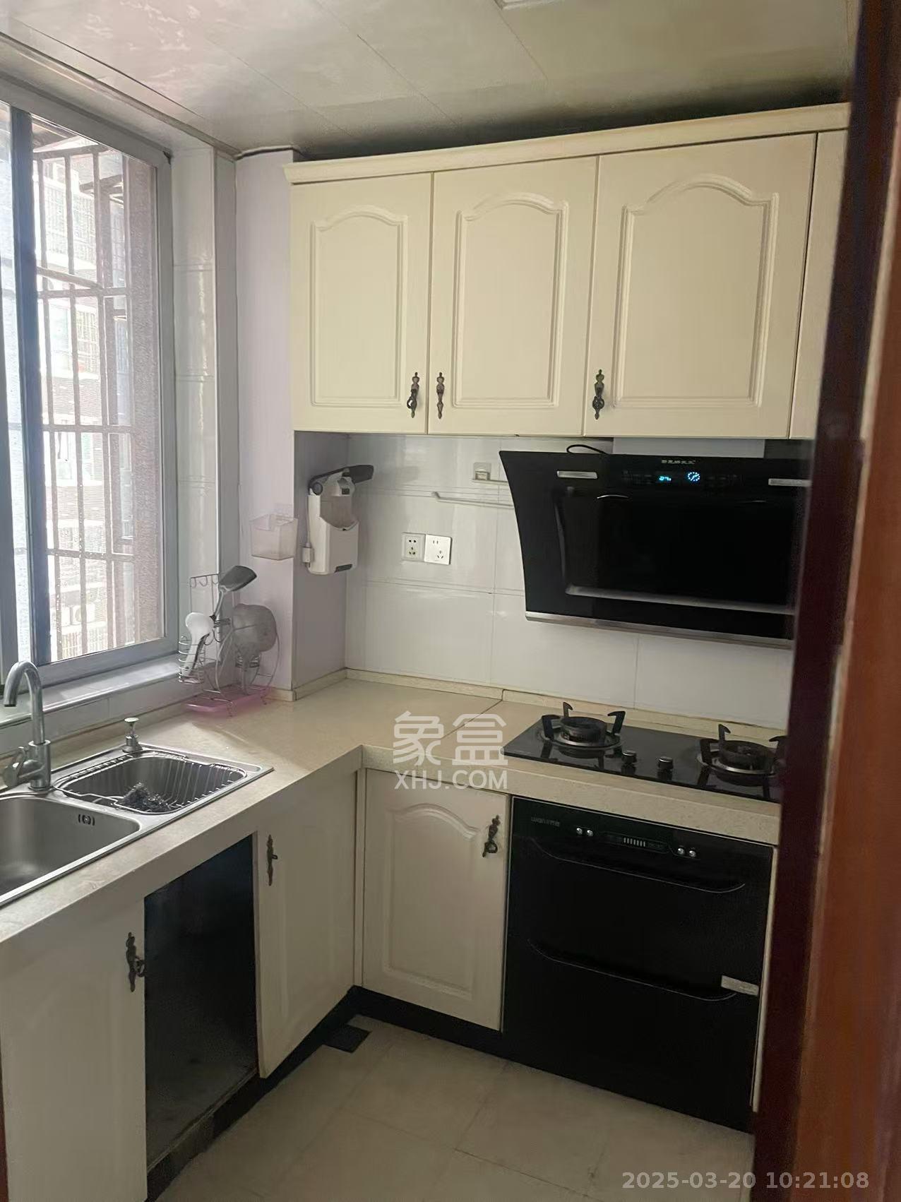 湘楚家园 2室2厅2卫 1700.0元/月 湘楚家园 2室2厅2卫 1700.0元/月室内图