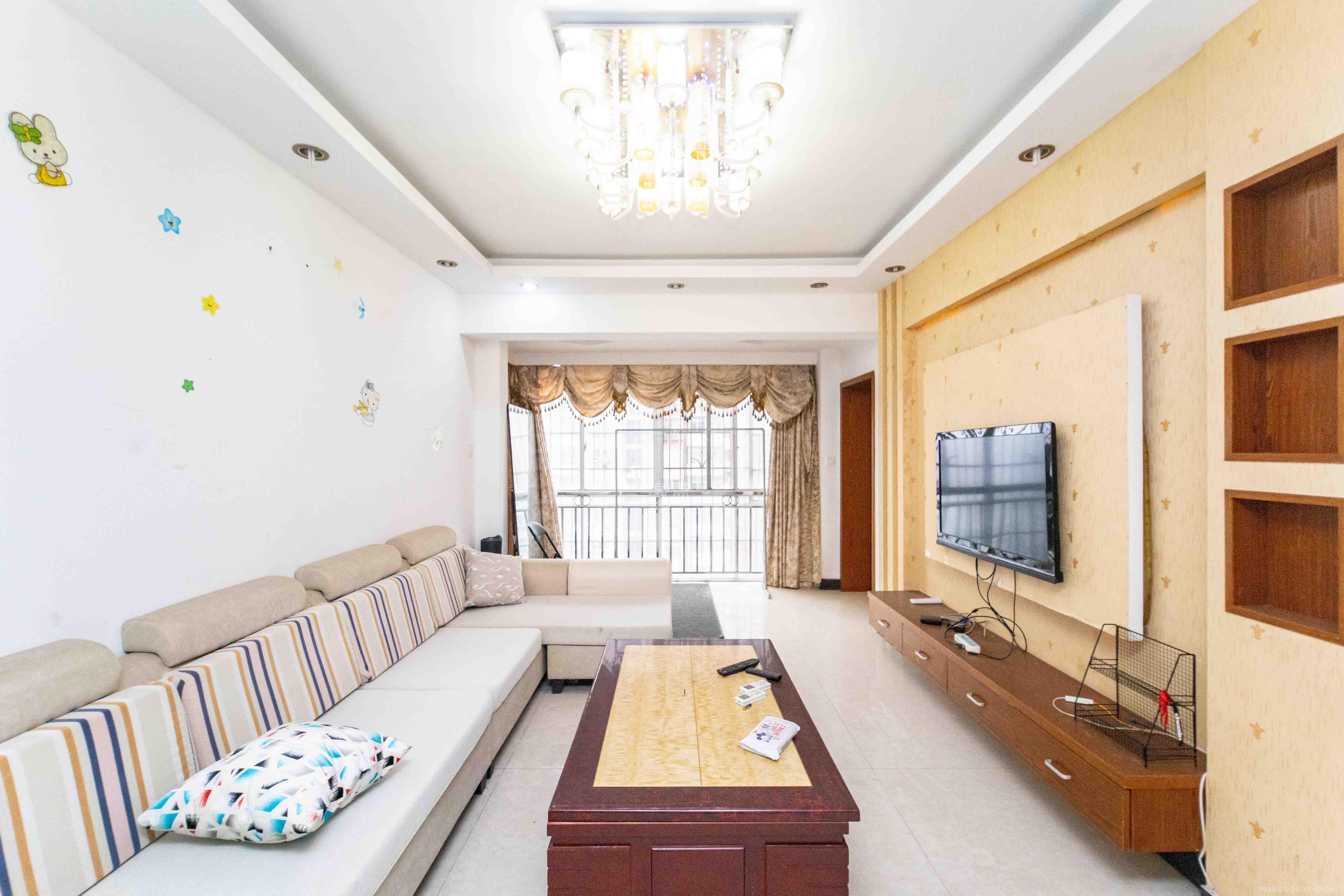 山水华景 2室2厅1卫 2400.0元/月 山水华景 2室2厅1卫 2400.0元/月室内图