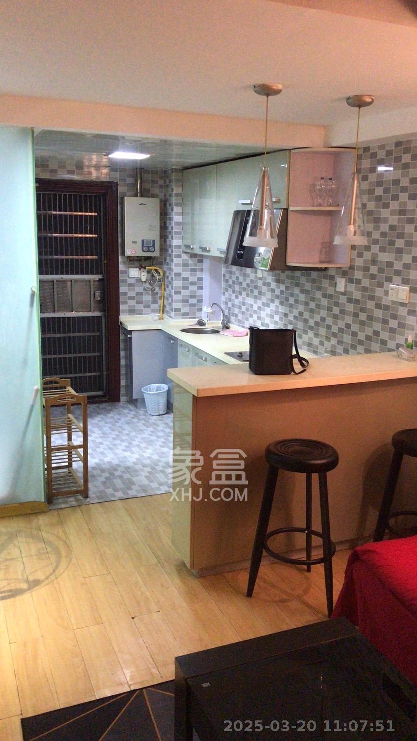 他城（天鸿时代公寓）  1室1厅1卫   1300.00元/月室内图