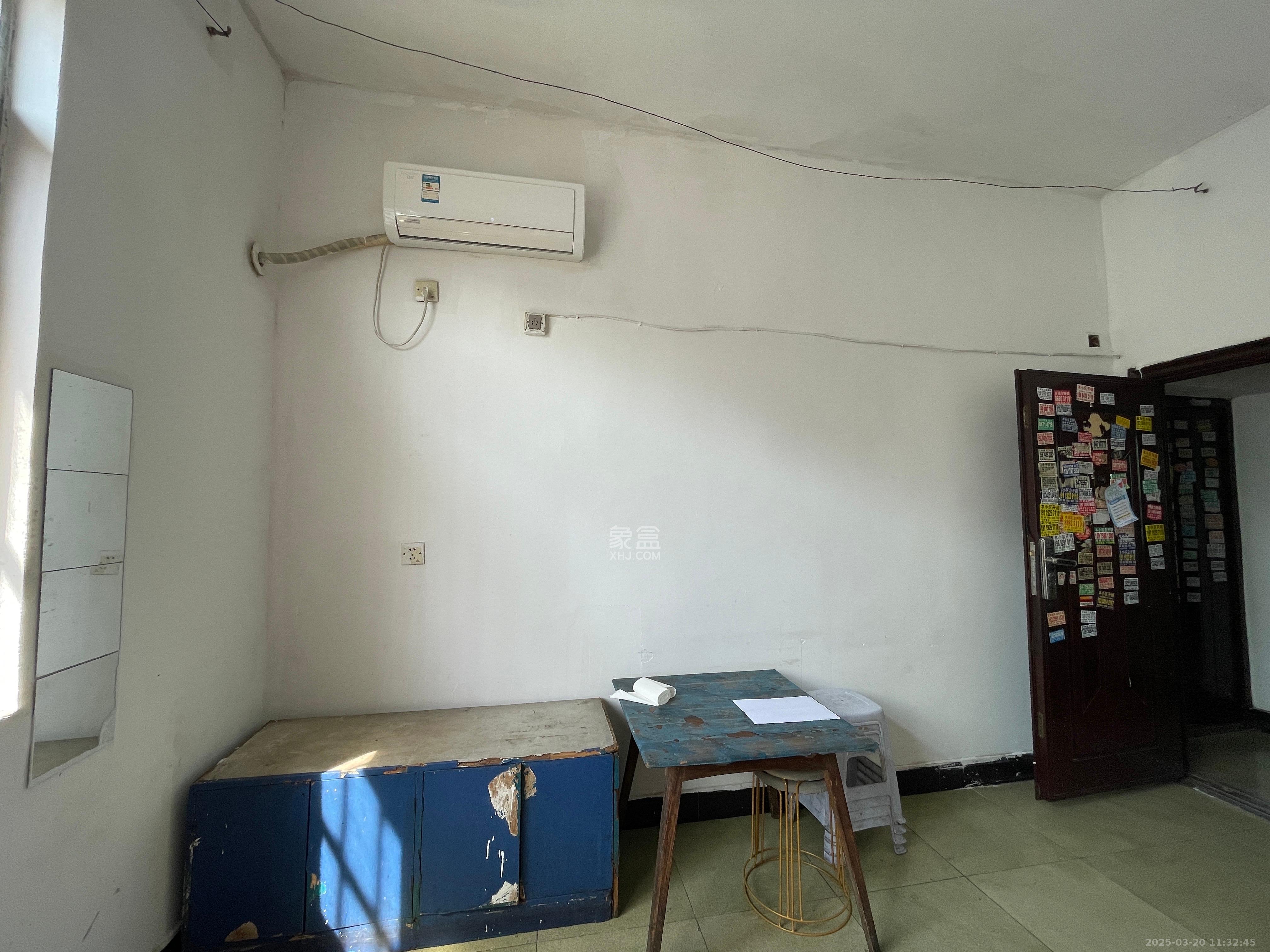 新合四村 1室0厅1卫 1100.0元/月 新合四村 1室0厅1卫 1100.0元/月室内图