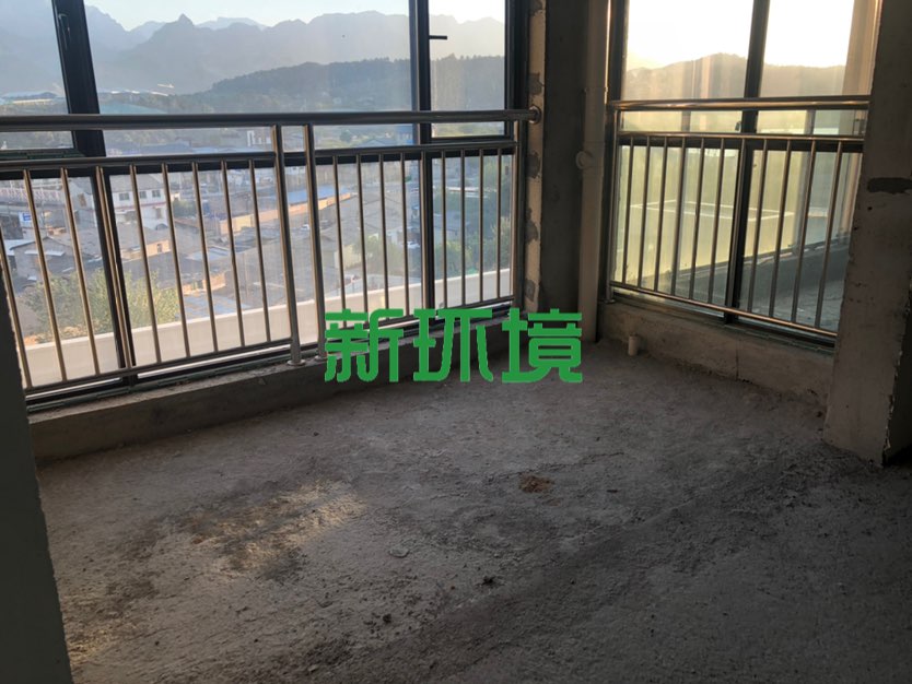 山水印象澜庭  3室2厅2卫   85.00万客厅