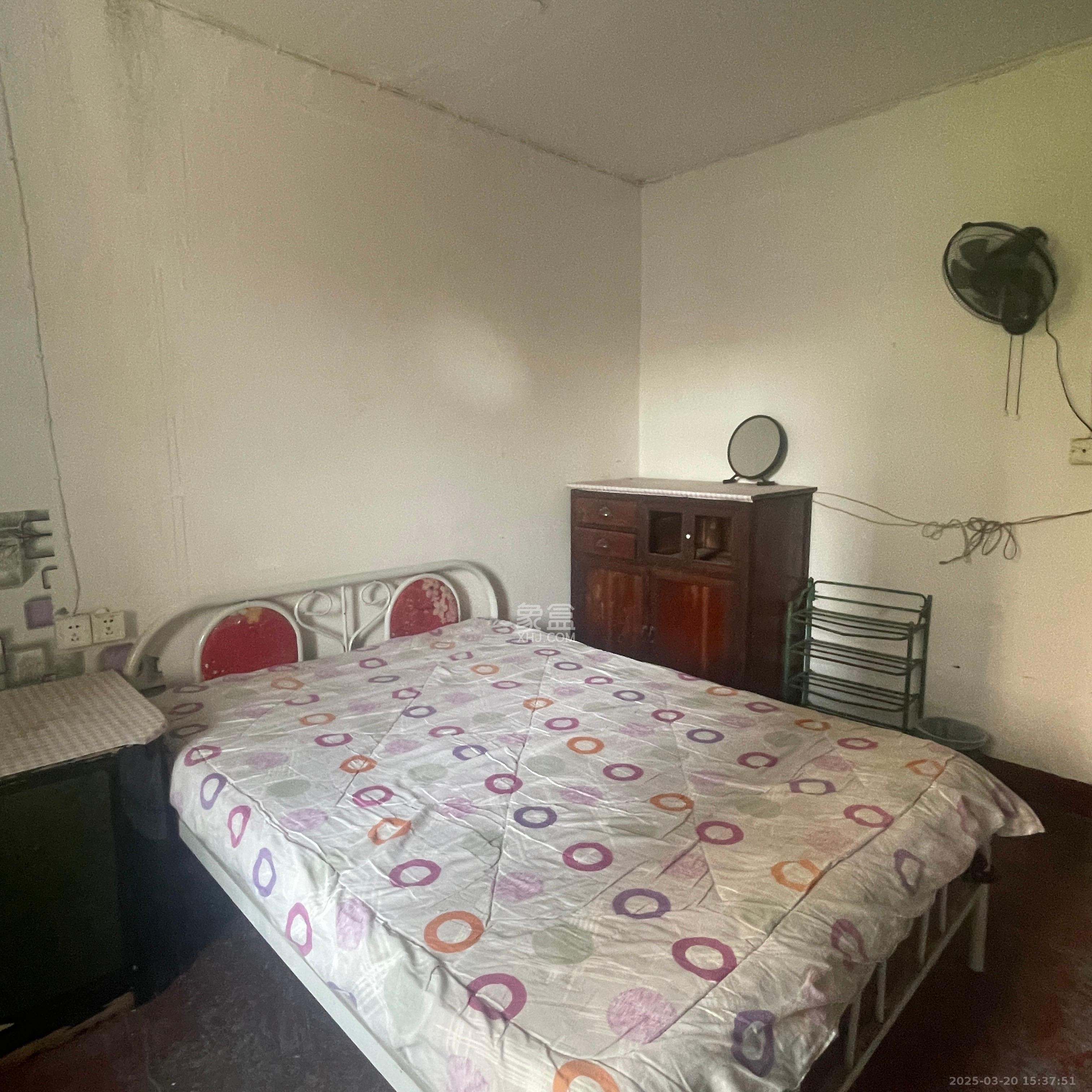 红旗区三片 1室0厅1卫 600.0元/月 红旗区三片 1室0厅1卫 600.0元/月室内图