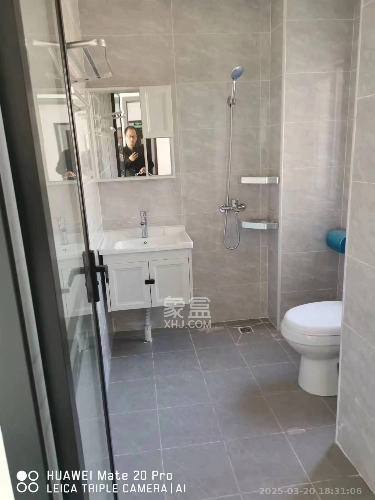 山语城三期 3室2厅2卫 2400.0元/月 山语城三期 3室2厅2卫 2400.0元/月室内图