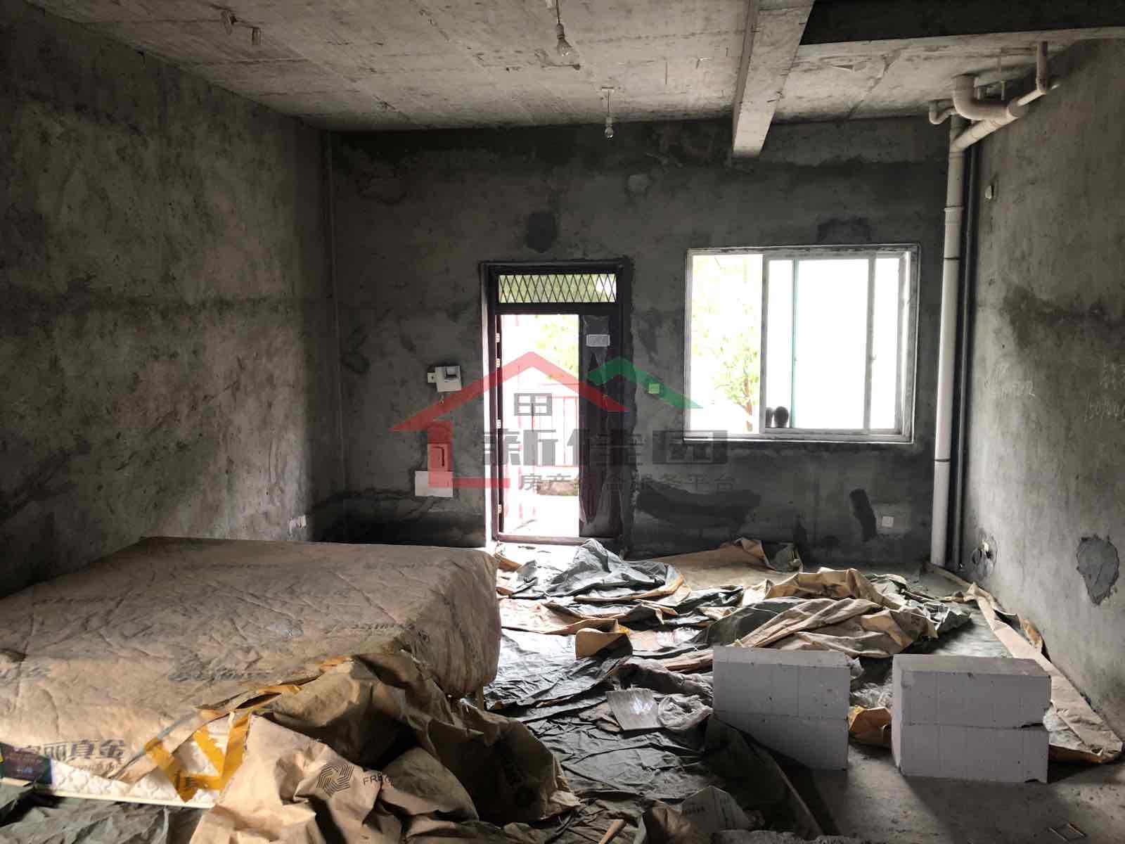 半山丽墅  5室2厅2卫   195.00万室内图