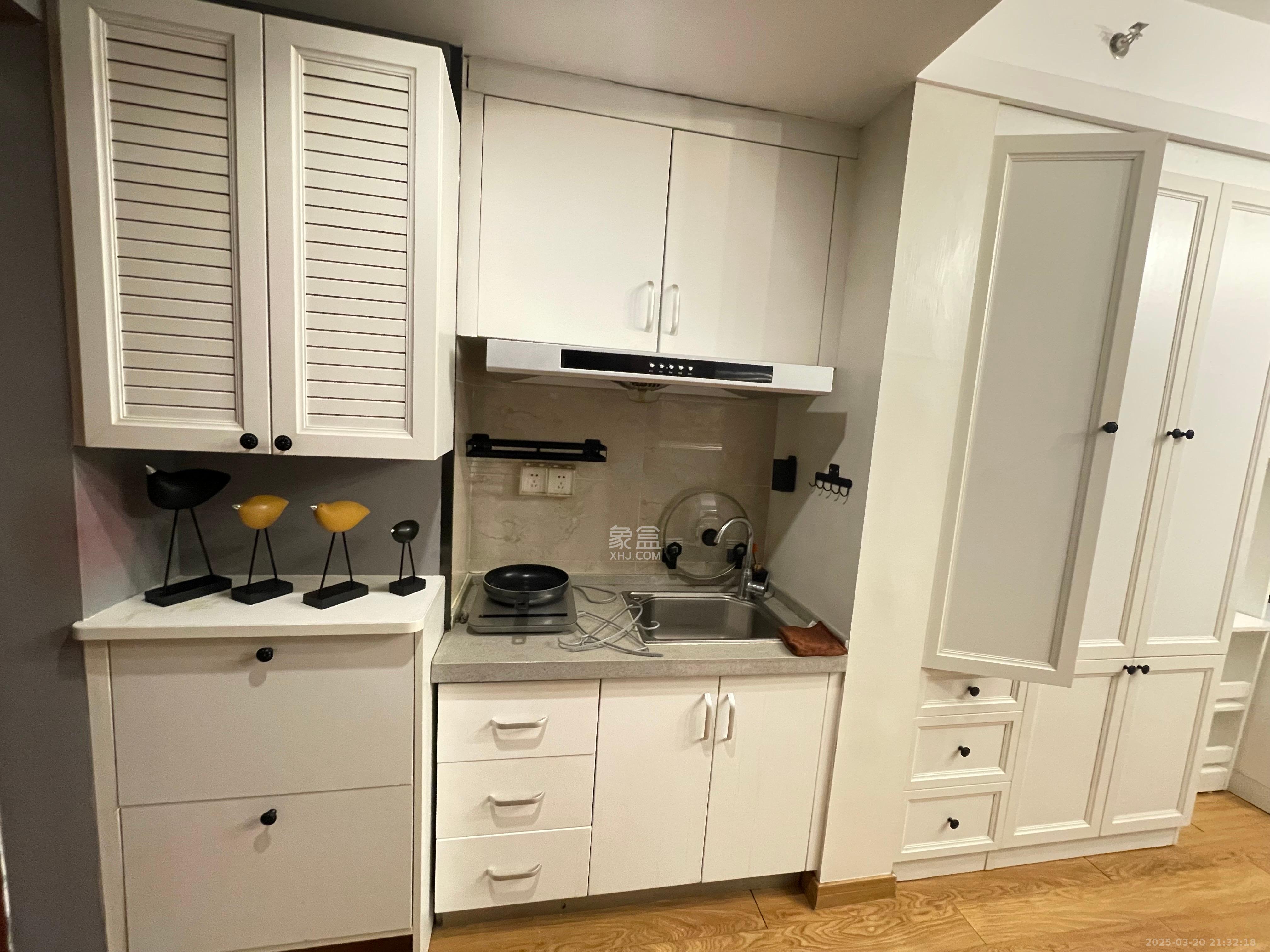 荣泰广场 1室0厅0卫 1600.0元/月 荣泰广场 1室0厅0卫 1600.0元/月室内图