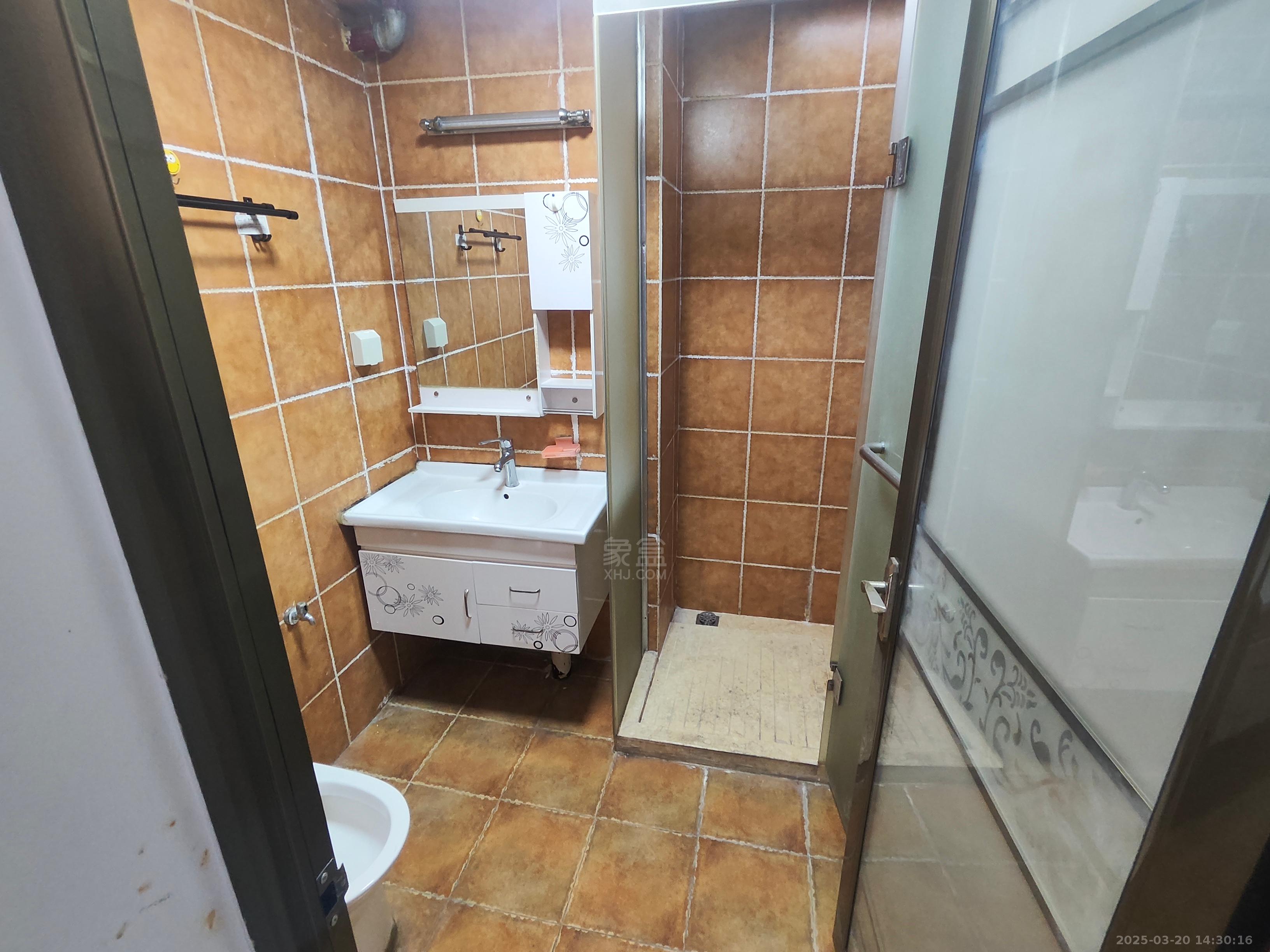 中泰财富湘江 1室1厅1卫 1100.0元/月 中泰财富湘江 1室1厅1卫 1100.0元/月室内图