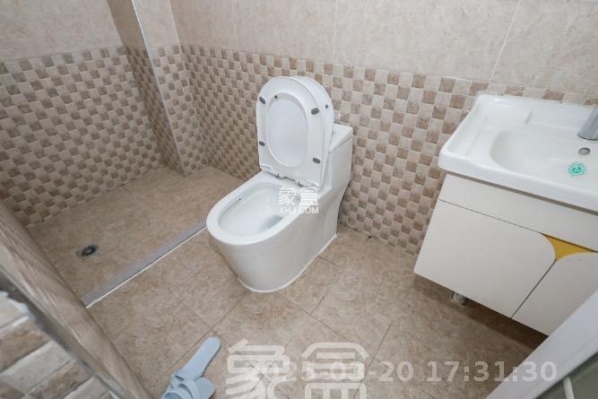 高信向日葵  3室2厅1卫   2800.00元/月室内图
