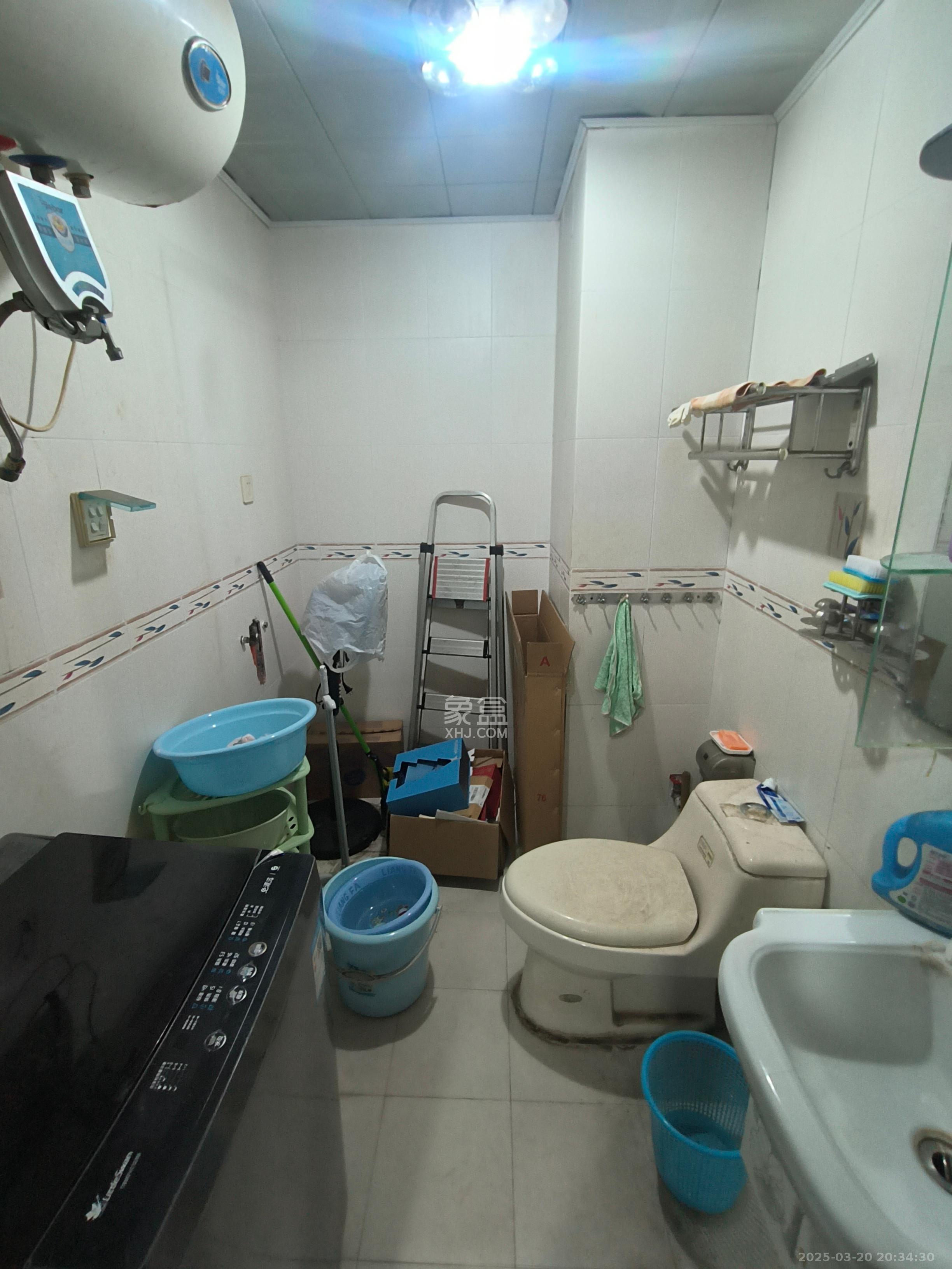 长勘小区  3室2厅2卫   3200.00元/月室内图