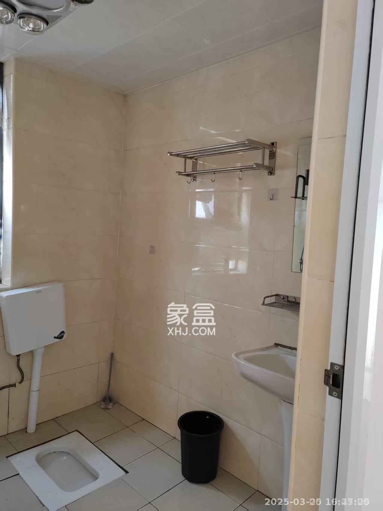 中交里城  3室2厅1卫    3500.0元/月 中交里城  3室2厅1卫    3500.0元/月室内图