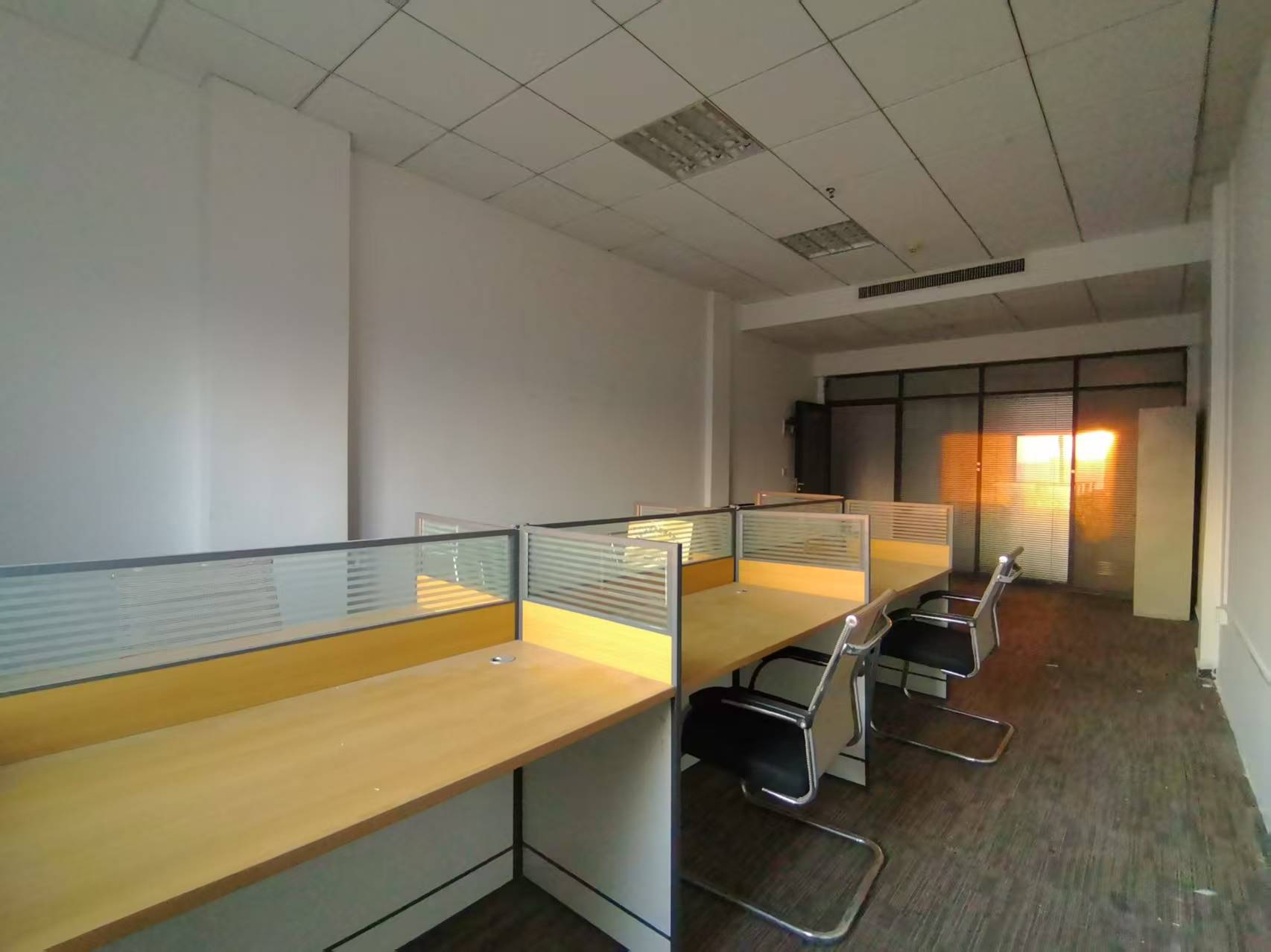 鼎丰国际 1室1厅1卫 1300.0元/月 鼎丰国际 1室1厅1卫 1300.0元/月室内图