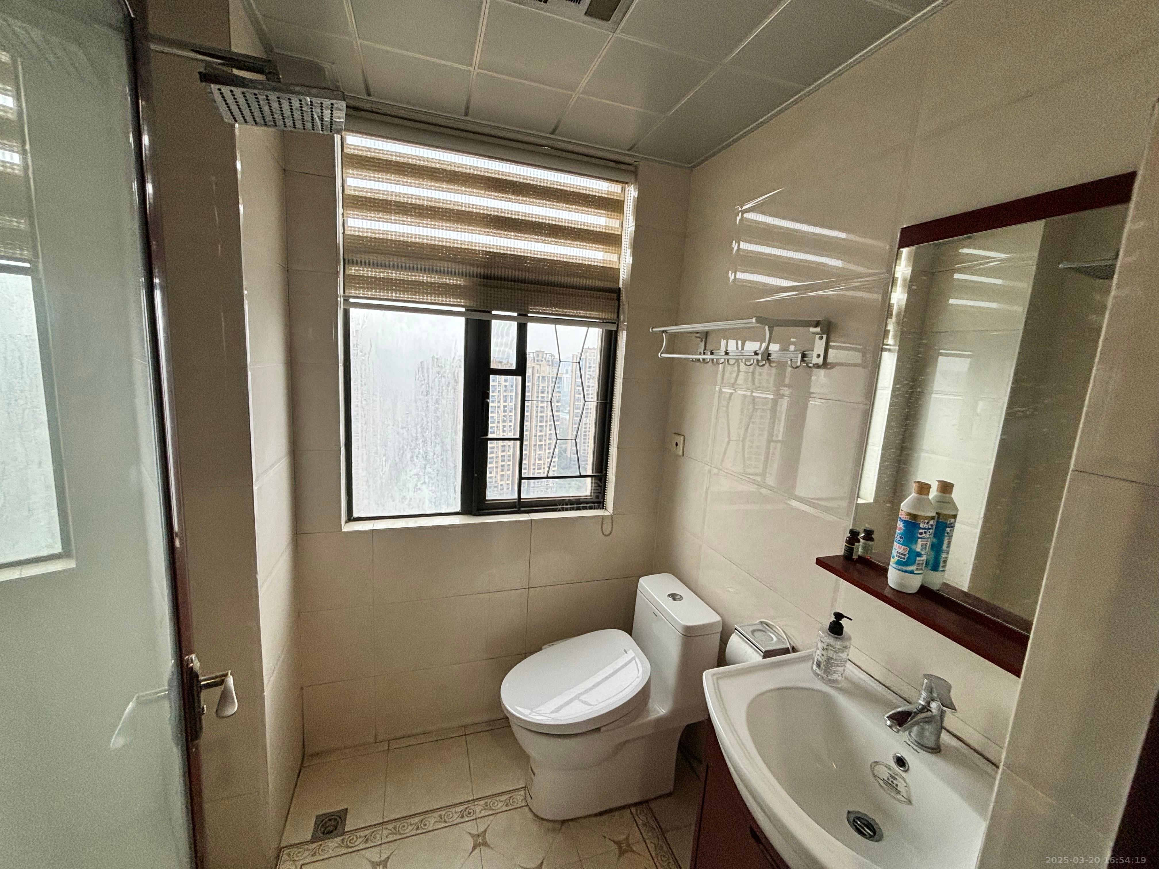 经世龙城 3室1厅2卫 1800.0元/月 经世龙城 3室1厅2卫 1800.0元/月室内图