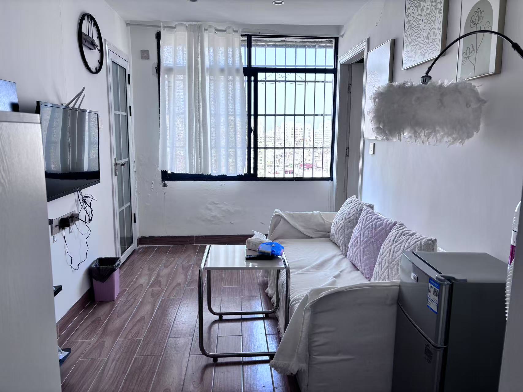 明湖公寓 1室1厅1卫 39.0万 明湖公寓 1室1厅1卫 39.0万客厅