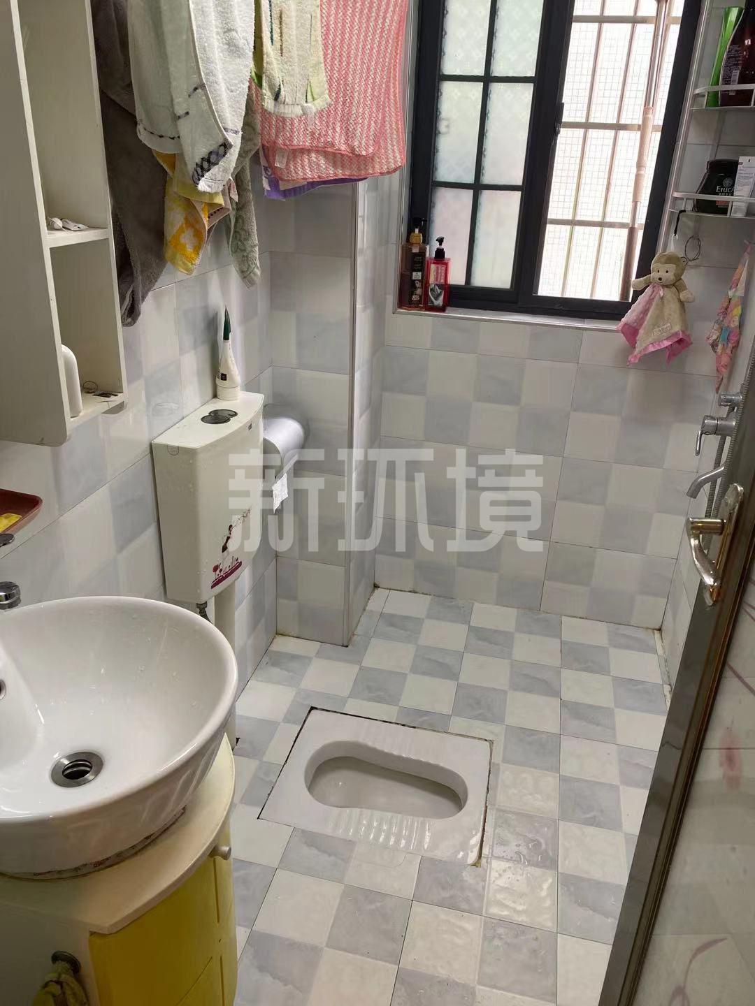 逸臣桃源  2室2厅2卫   55.00万客厅