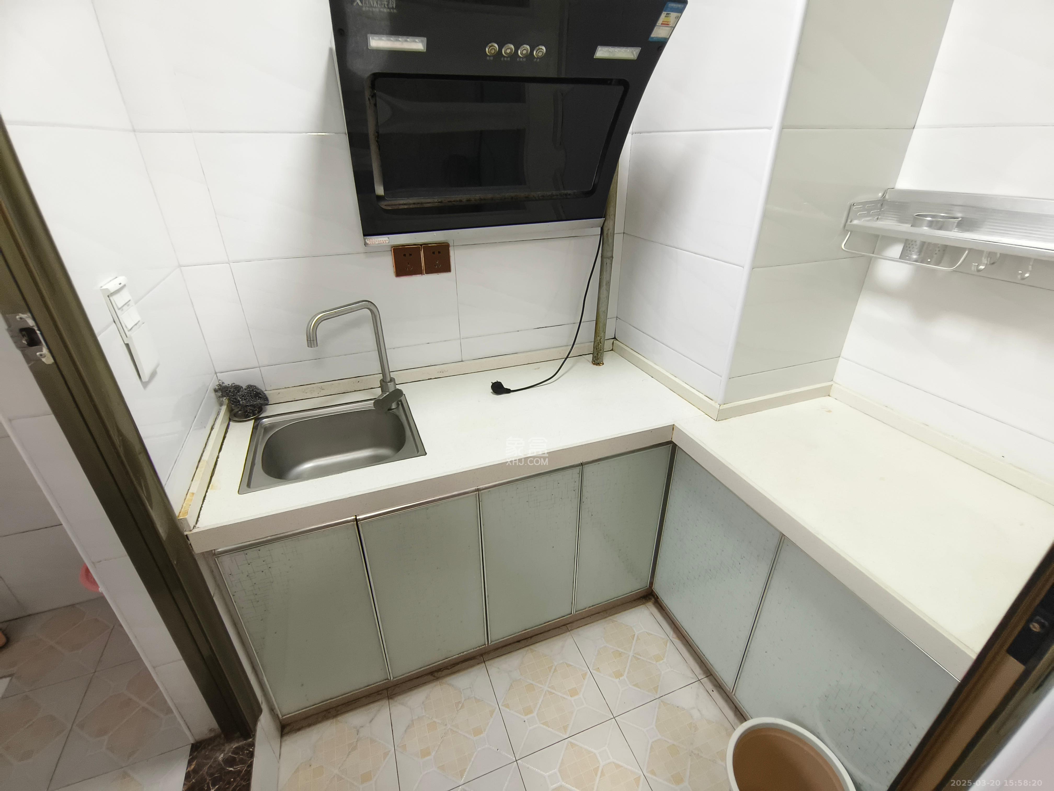 嘉顺苑 1室1厅1卫 1000.0元/月 嘉顺苑 1室1厅1卫 1000.0元/月室内图