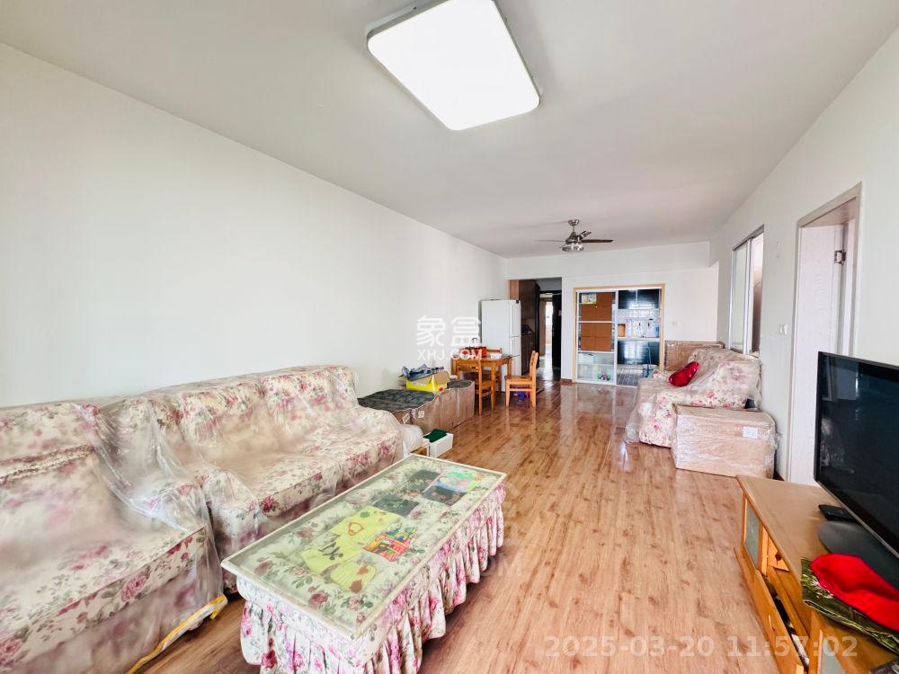 美的城一期 3室2厅1卫 1600.0元/月 美的城一期 3室2厅1卫 1600.0元/月室内图