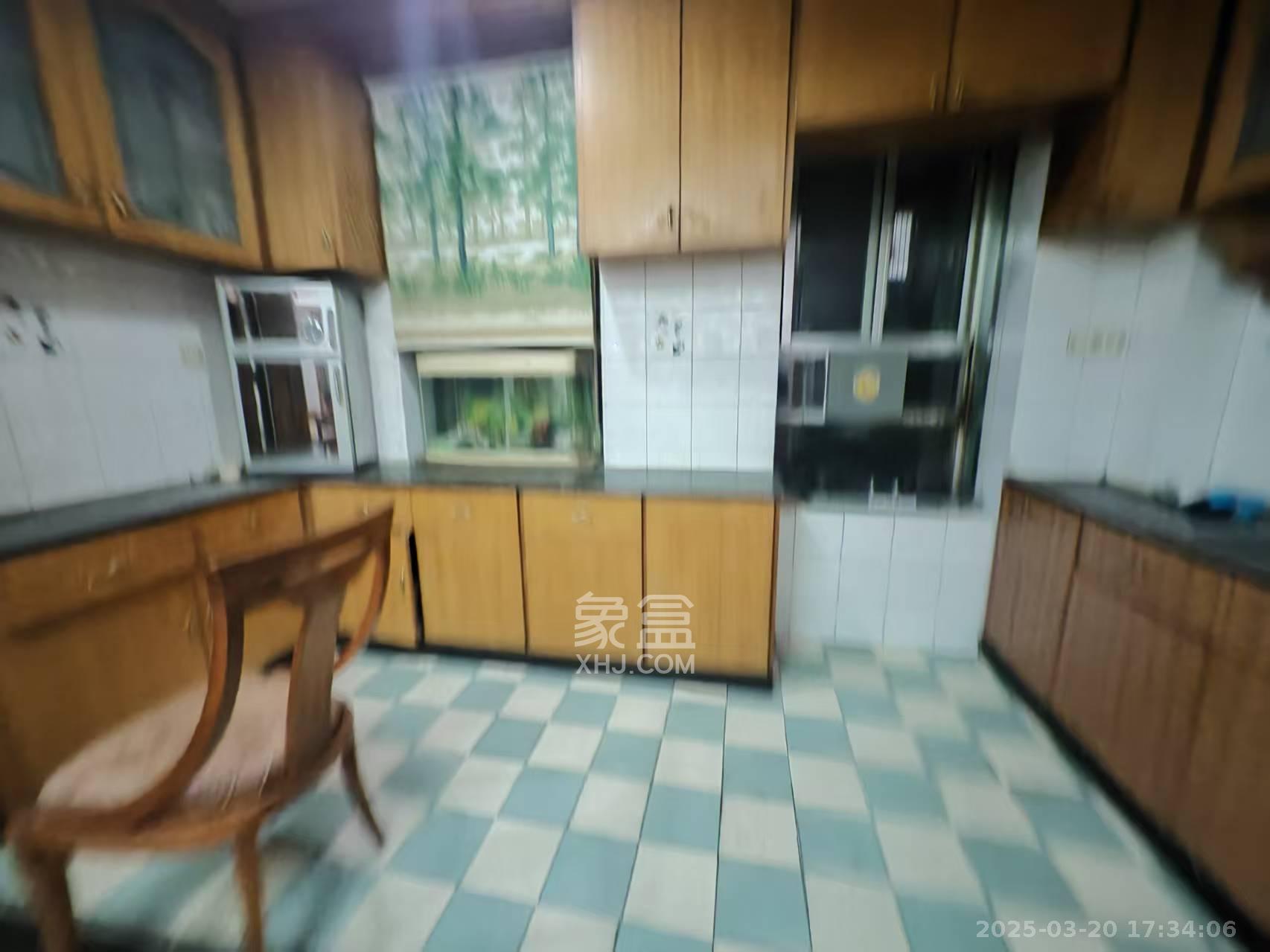 神龙歌舞剧院宿舍  2室2厅2卫   2000.00元/月室内图
